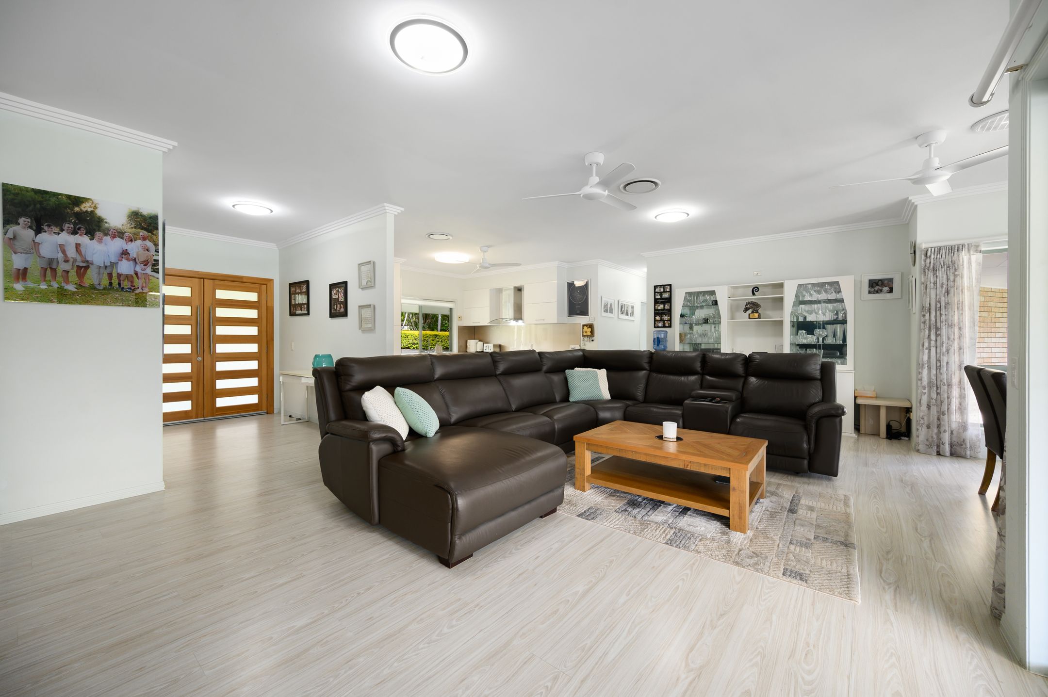 1/33 Rivertree Avenue — photo 8 of 29