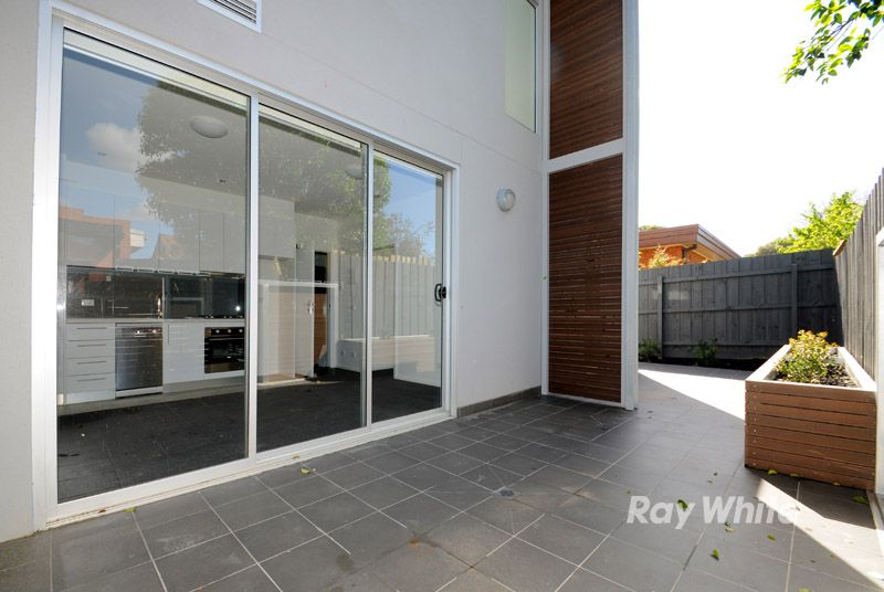 5/2 Middleborough Road, Burwood East, VIC 3151