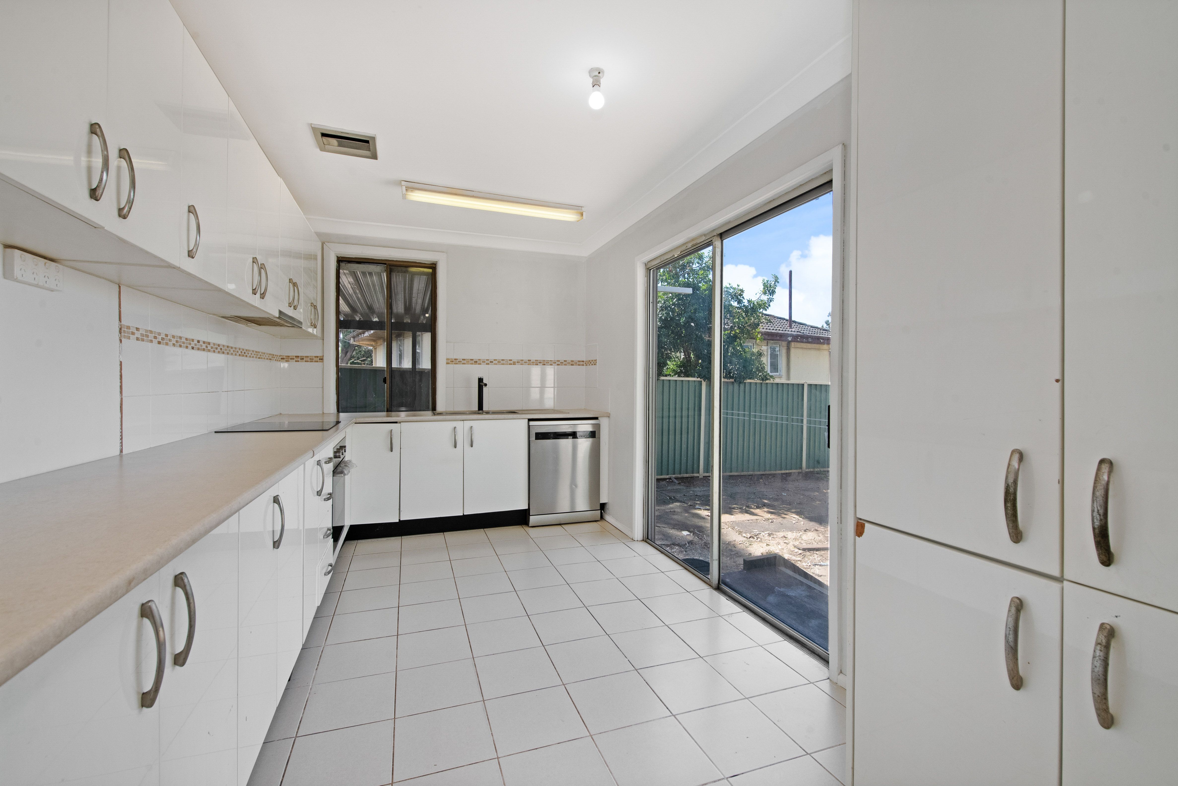 55 Mcmurdo Avenue — photo 5 of 15