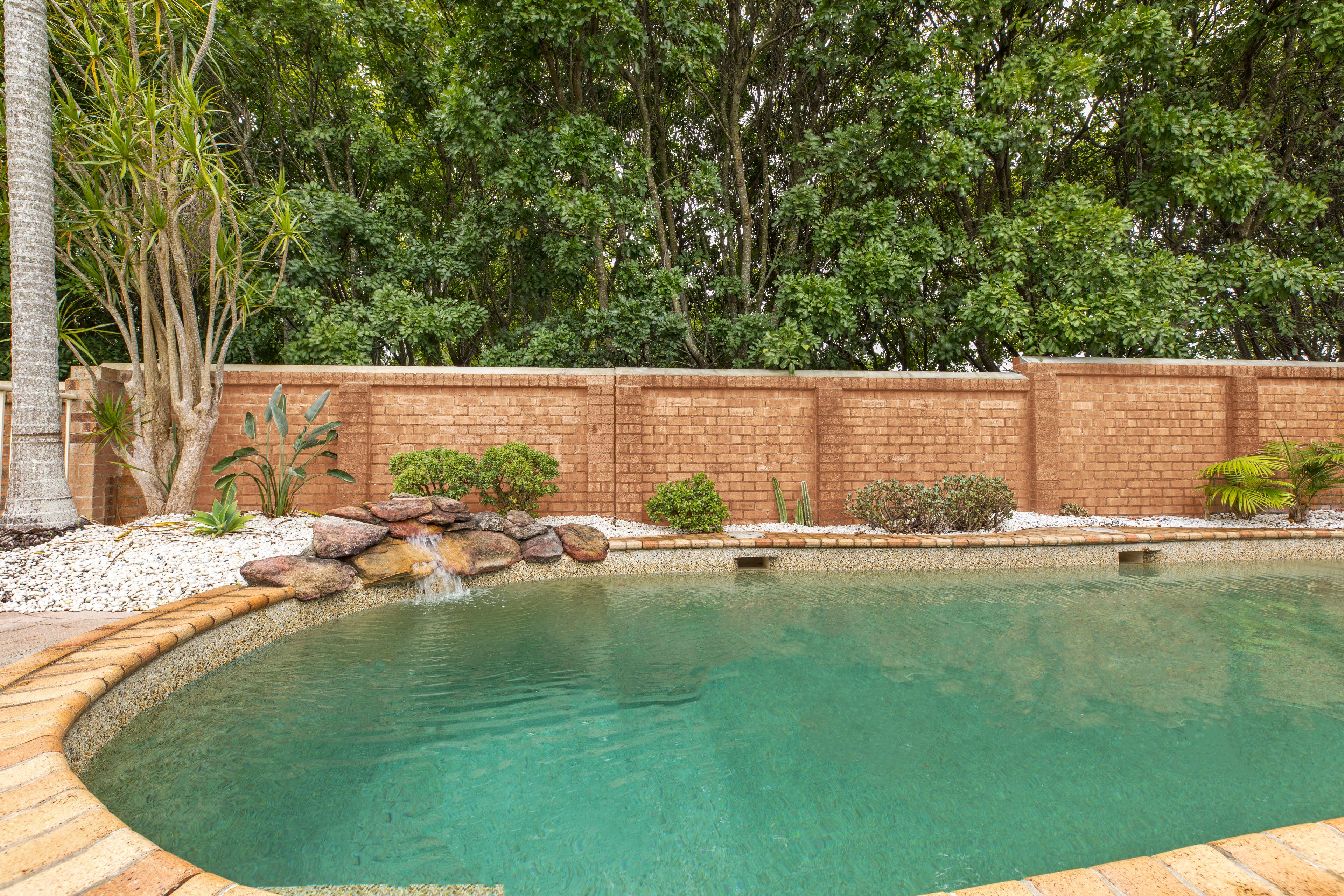 15 Banks Close, Bateau Bay NSW 2261
