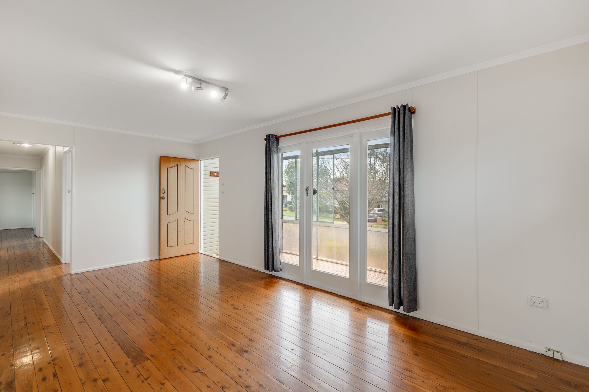 12 Mcnamara Street — photo 6 of 18