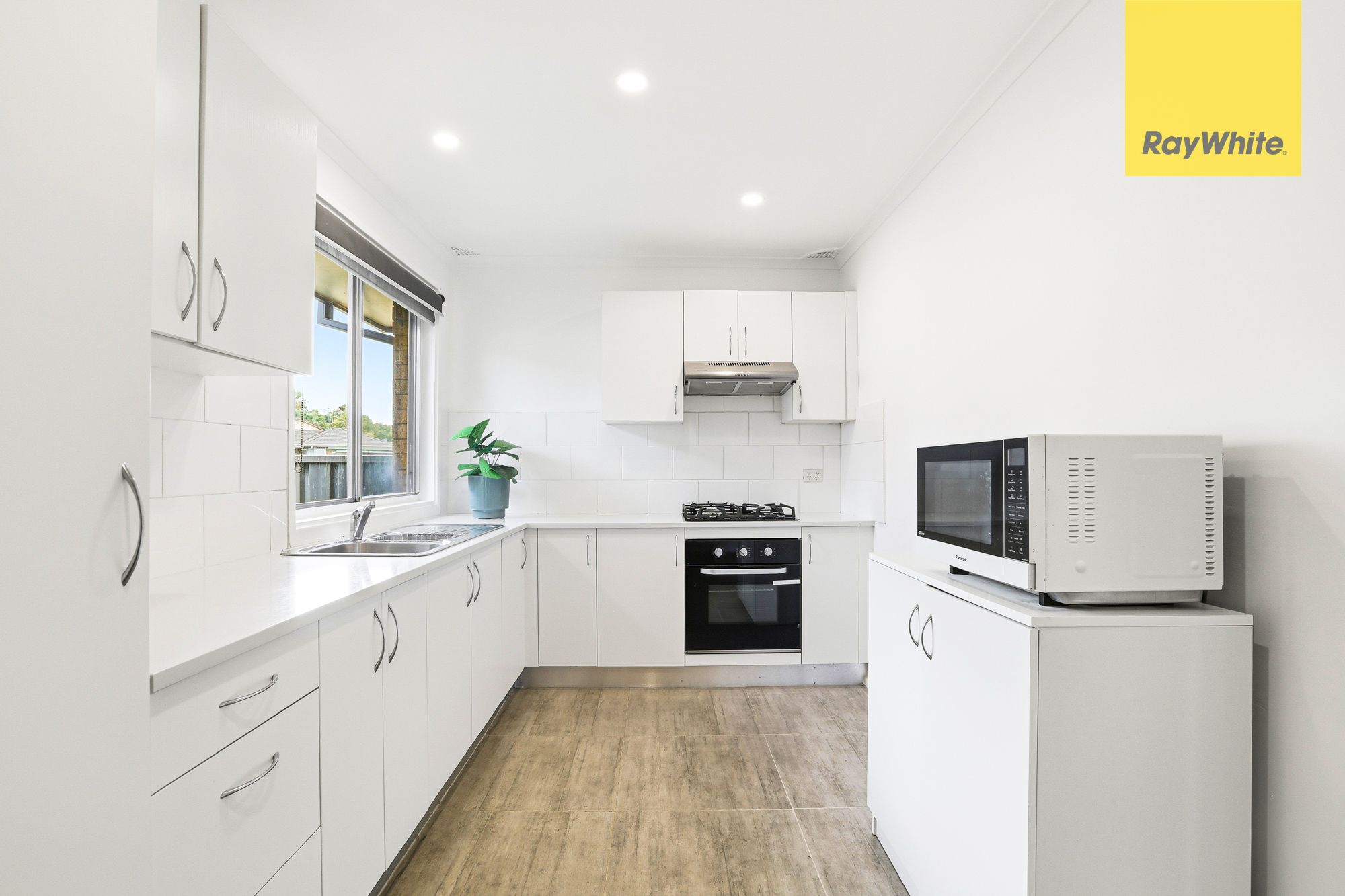 17 Charlton Place, St Clair, NSW 2759