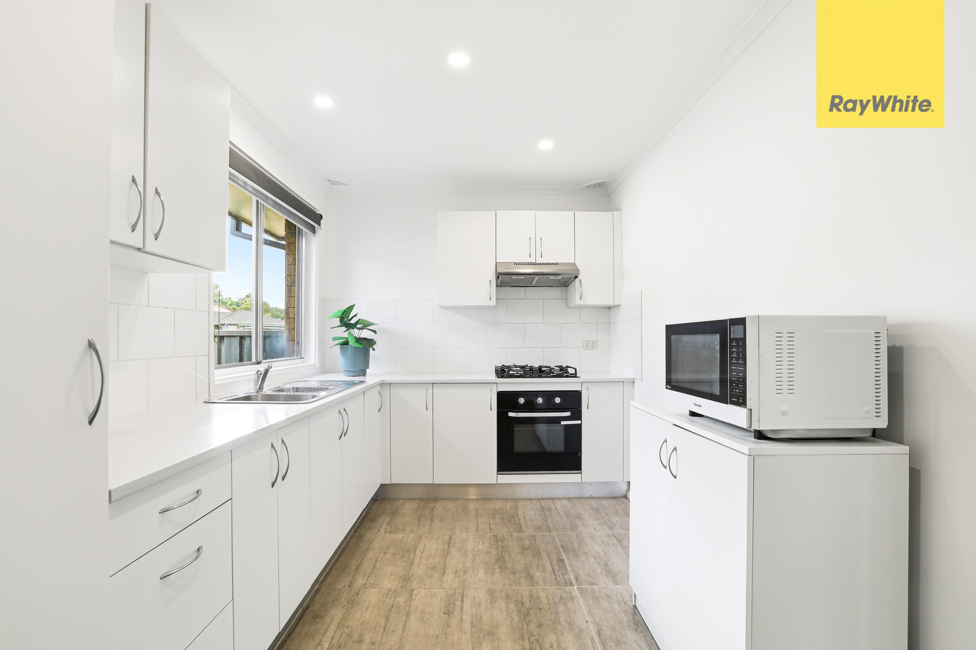 17 Charlton Place, St Clair, NSW 2759