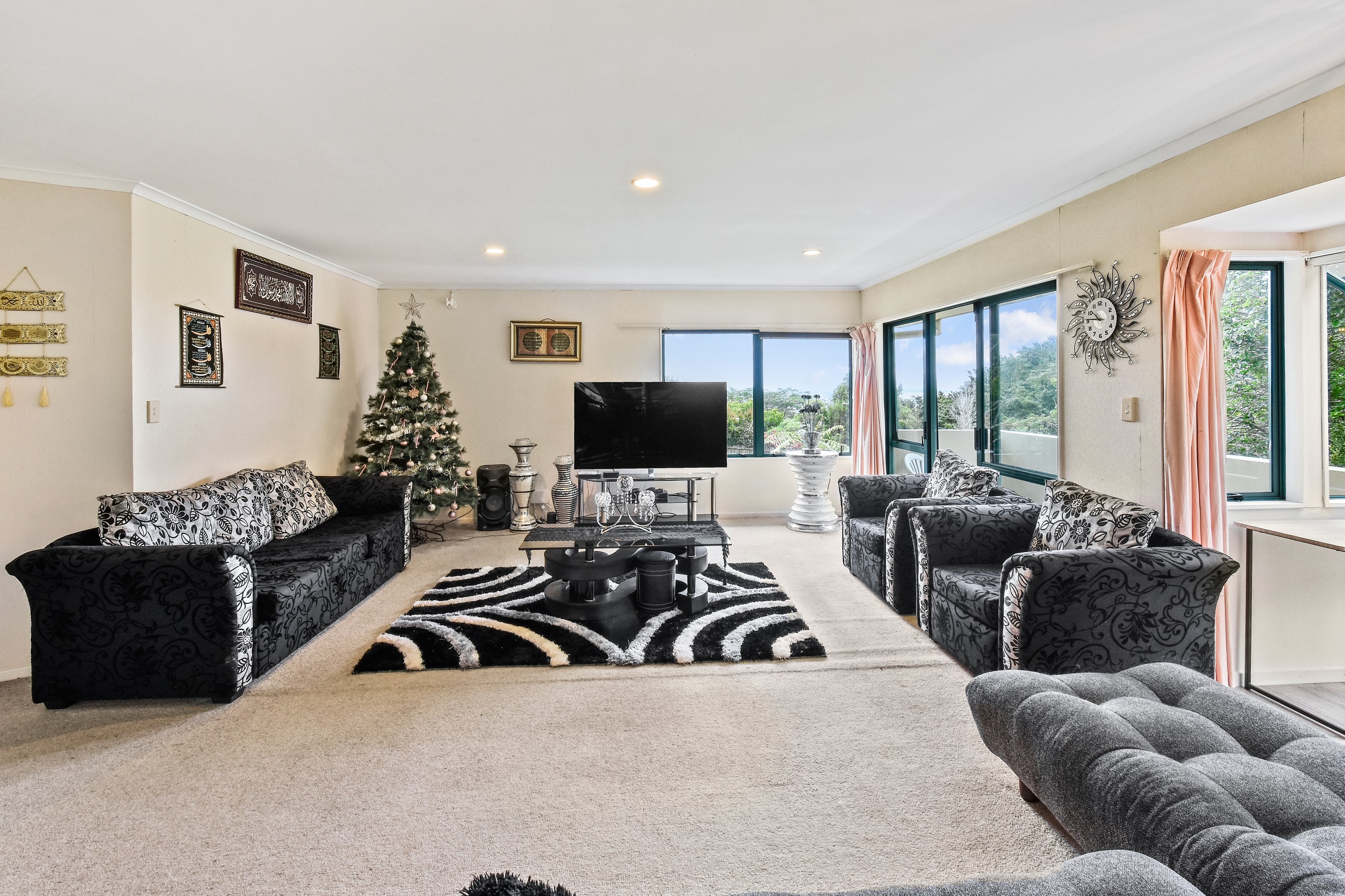 2/11 Silkwood Grove, Totara Heights, Manukau City