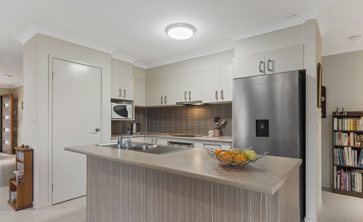 29 Shoalhaven Avenue, Pacific Pines, QLD 4211