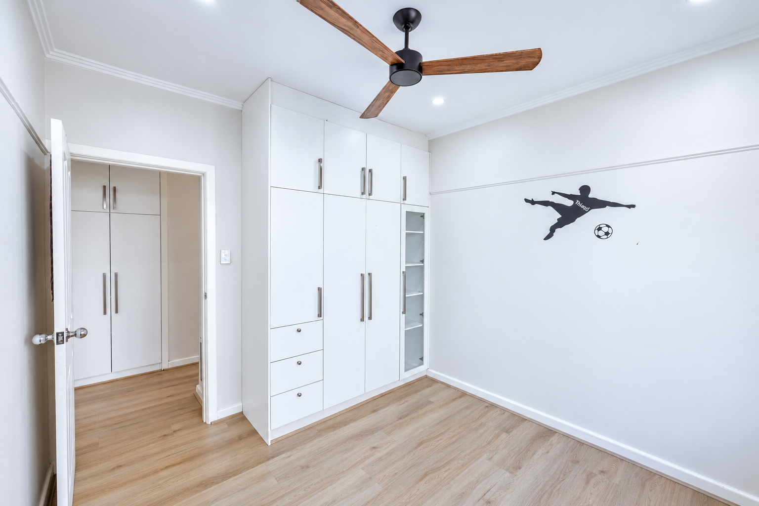 20 Longview Avenue — photo 11 of 16