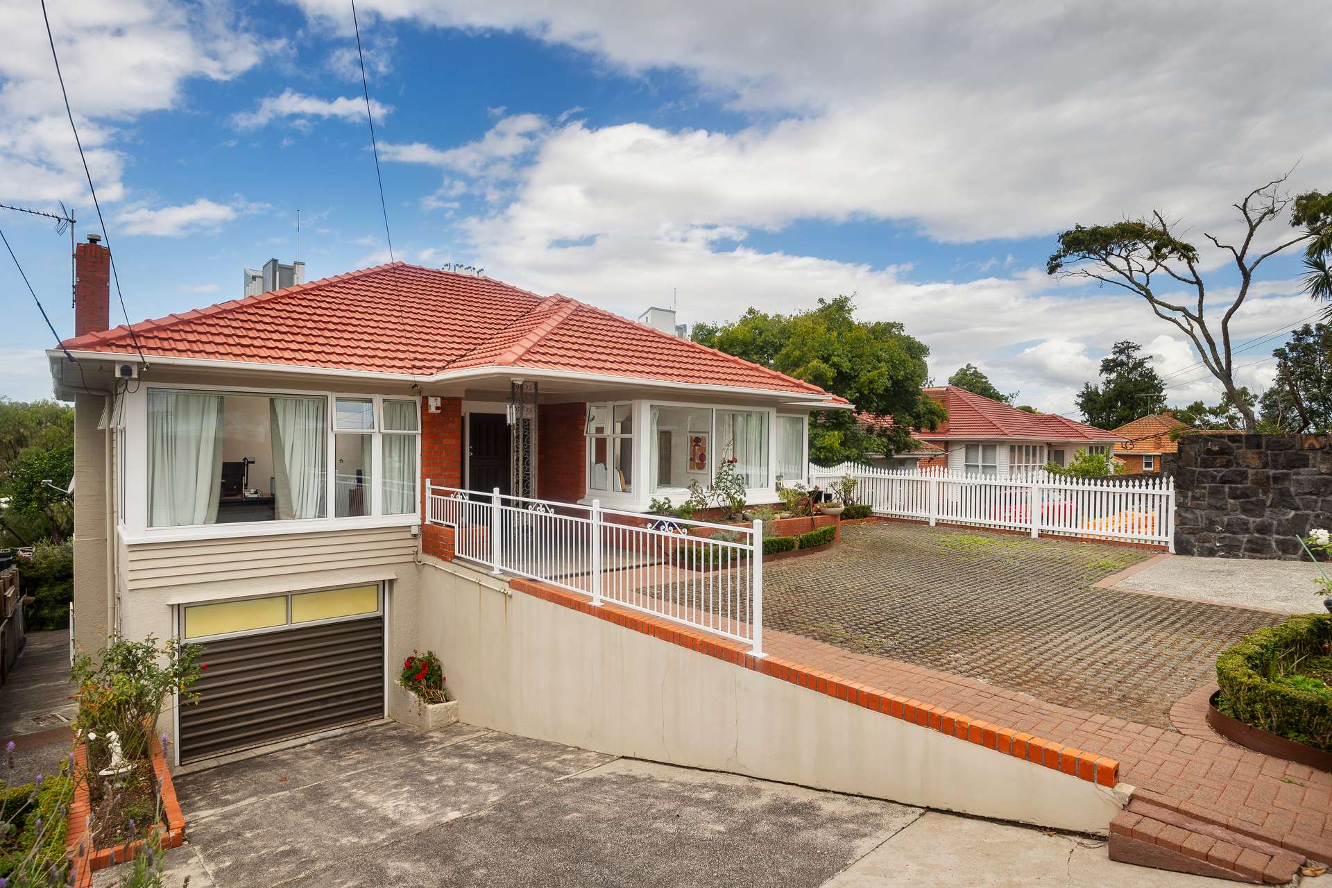 106 Mount Albert Road photo 3
