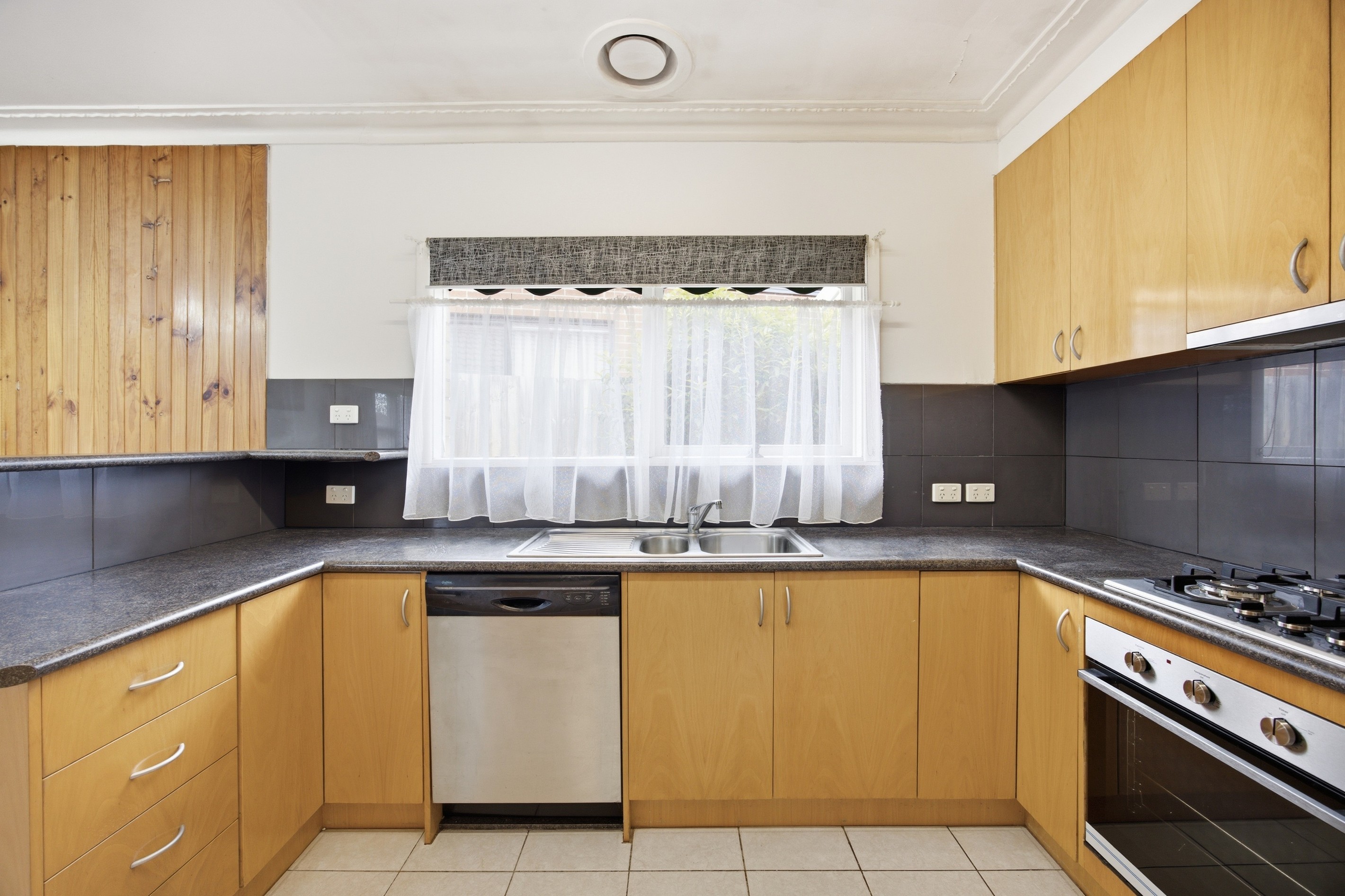 2 Heathfield Rise, Box Hill North, VIC 3129