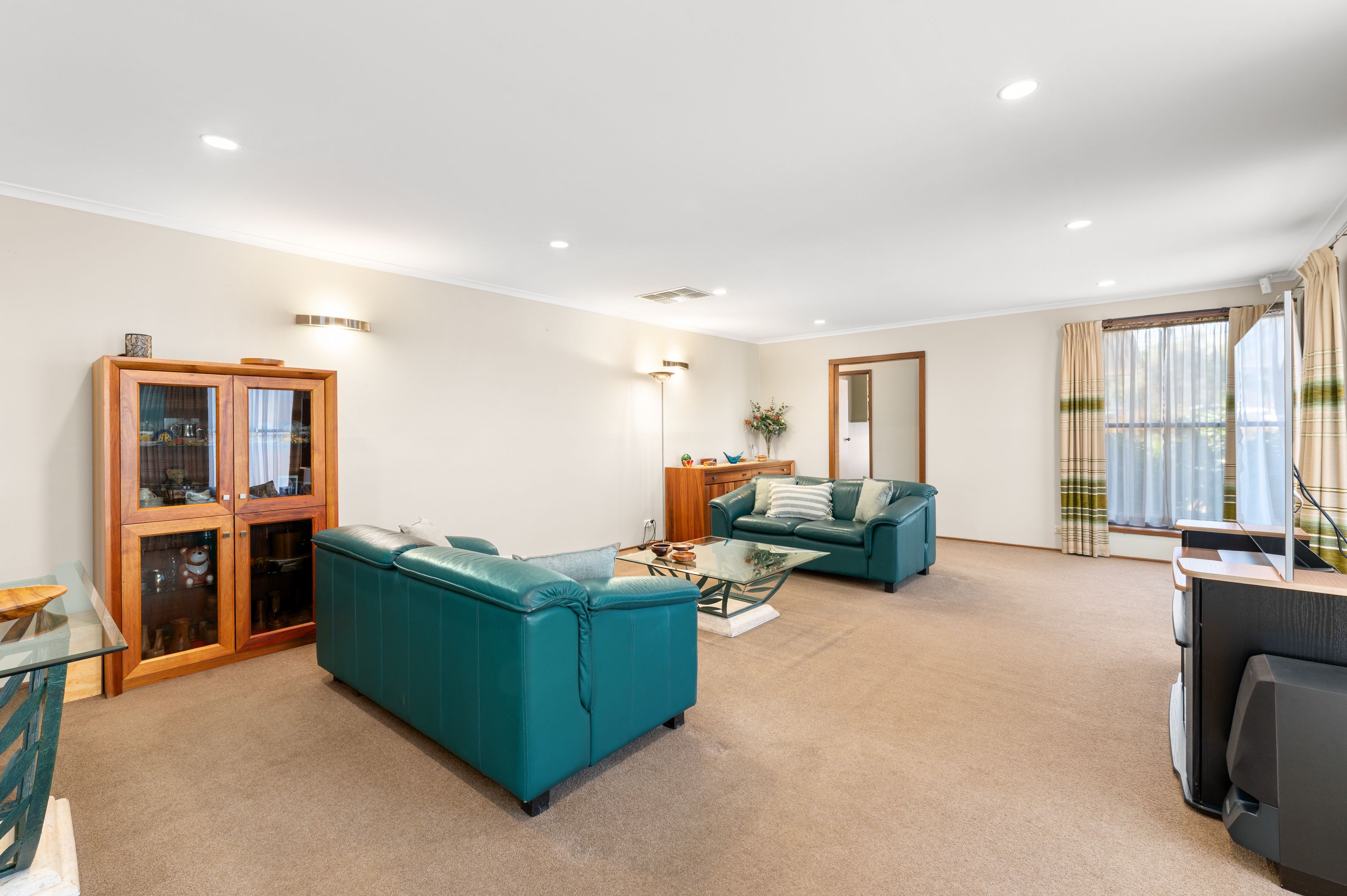 11 Ronald Avenue — photo 8 of 22