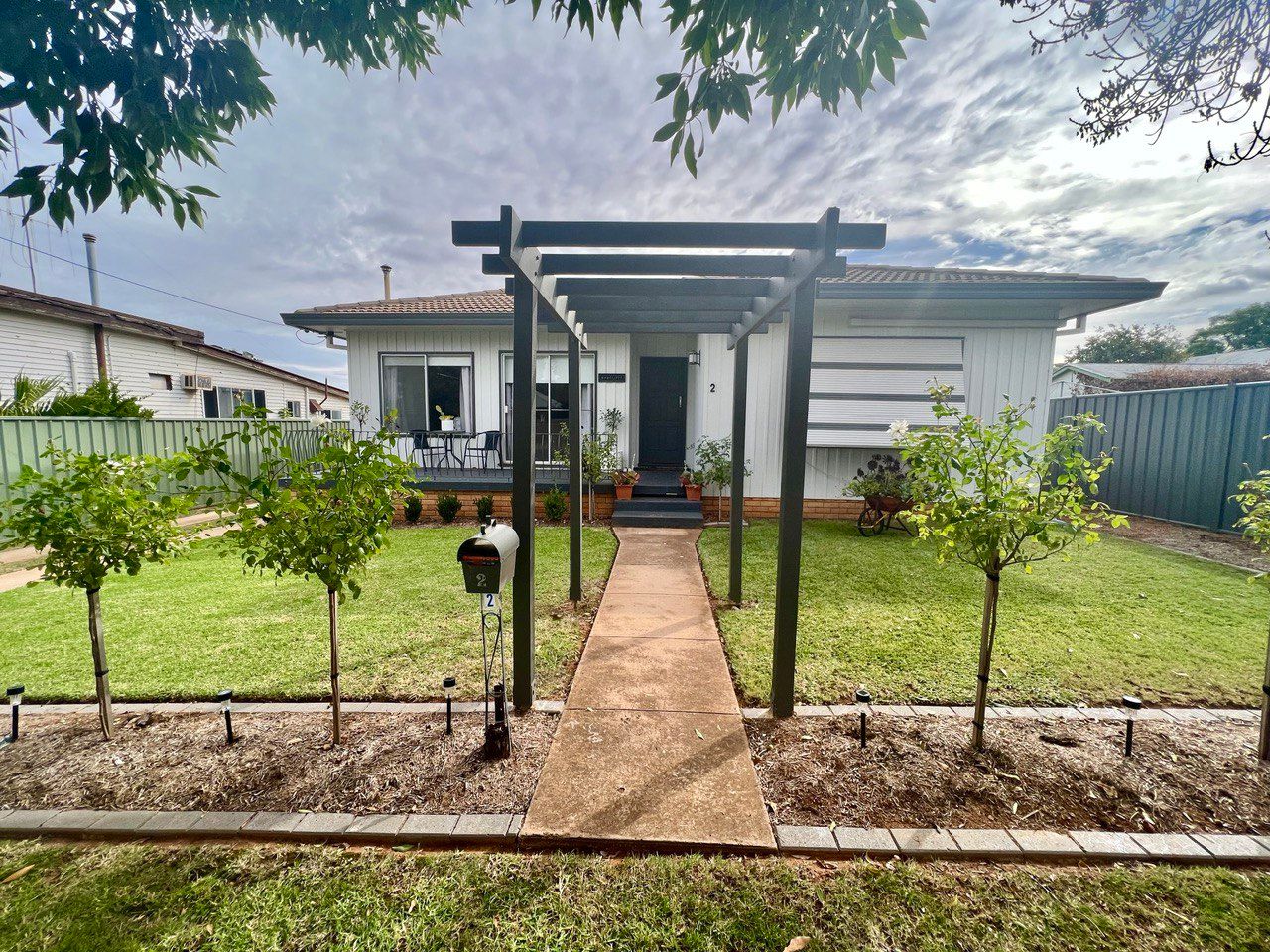 2 Wattle Street, Parkes, NSW 2870