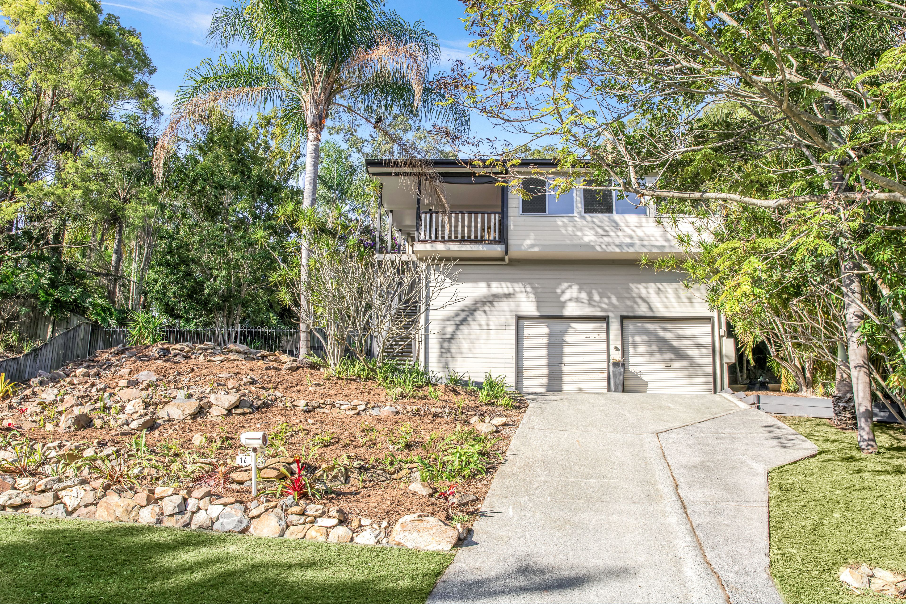 16 Stonehaven Place, Highland Park, QLD 4211