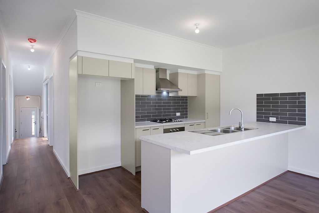 18 Salcombe Way — photo 3 of 18