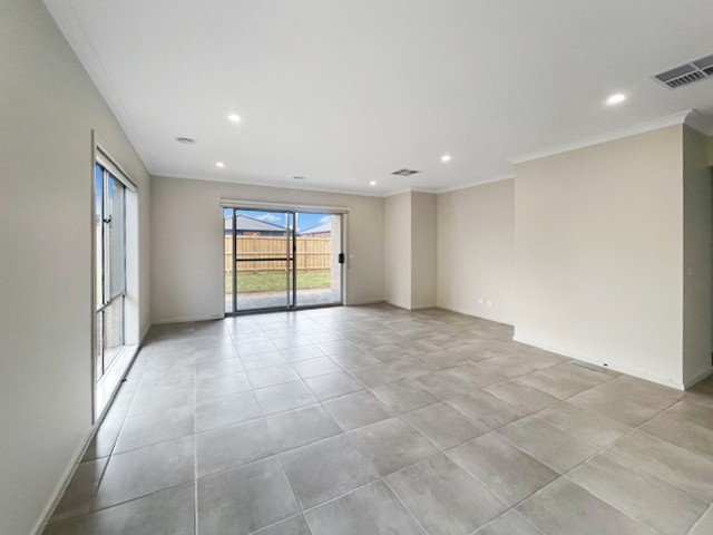 27 Deloraine Street, Armstrong Creek, VIC 3217