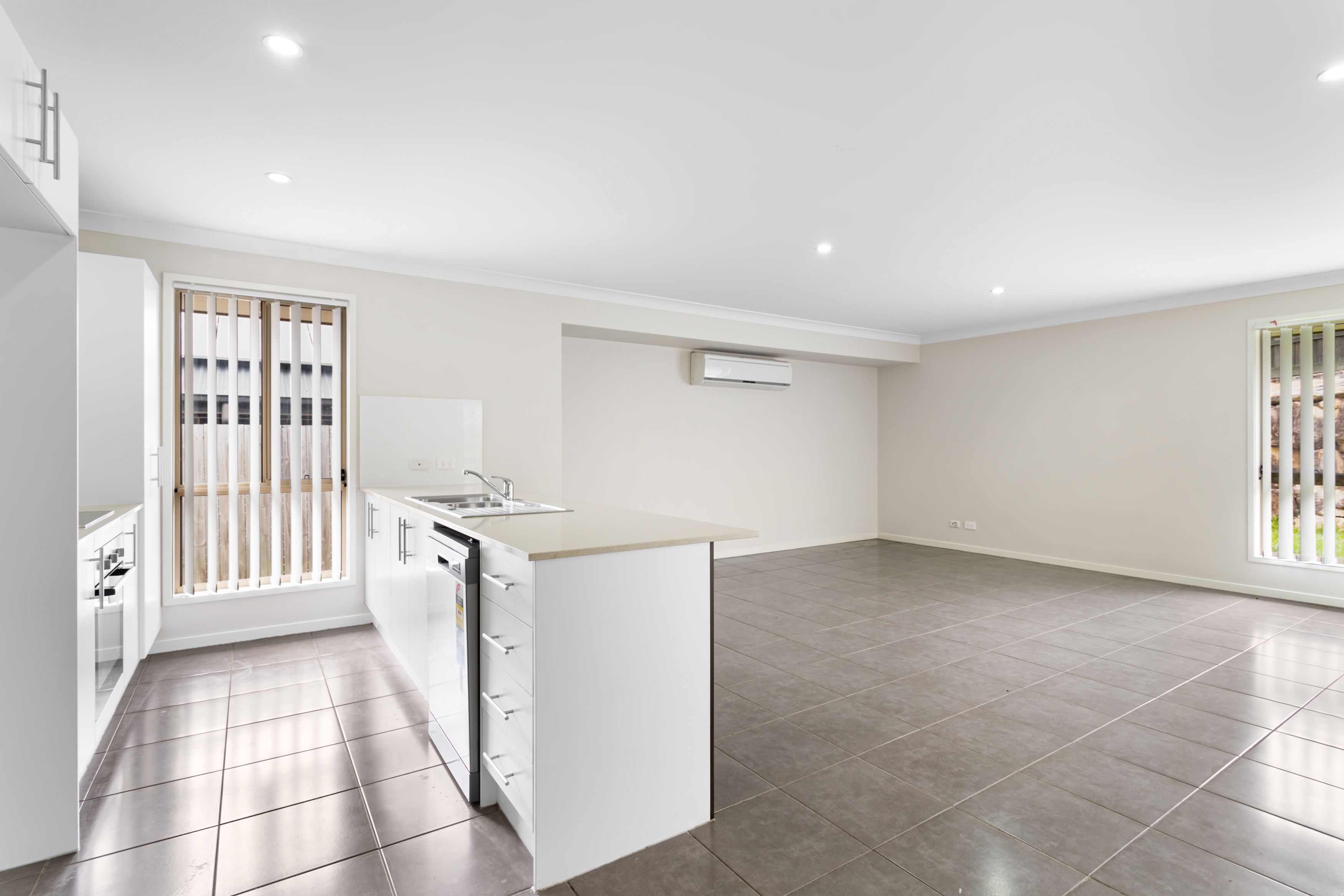 61 Mapleton Drive, North Lakes, QLD 4509