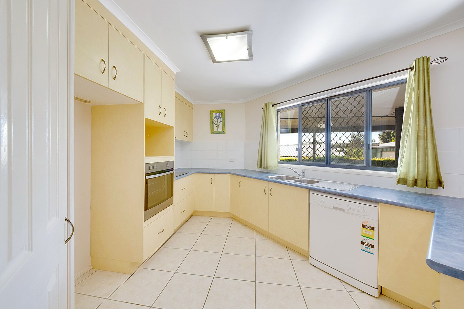 48 Witney Street, Telina, QLD 4680