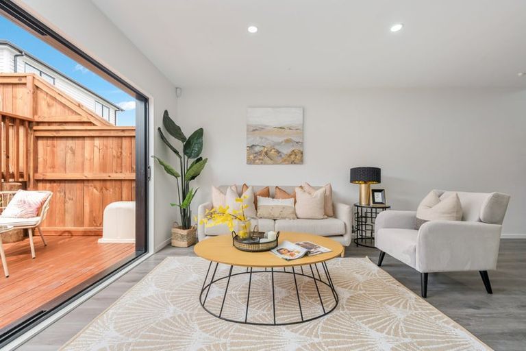 20a Sabot Place, Massey, Waitakere City