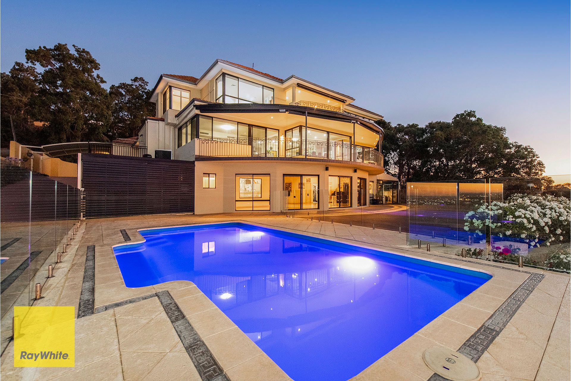 35 Ford Road, Lesmurdie, WA 6076