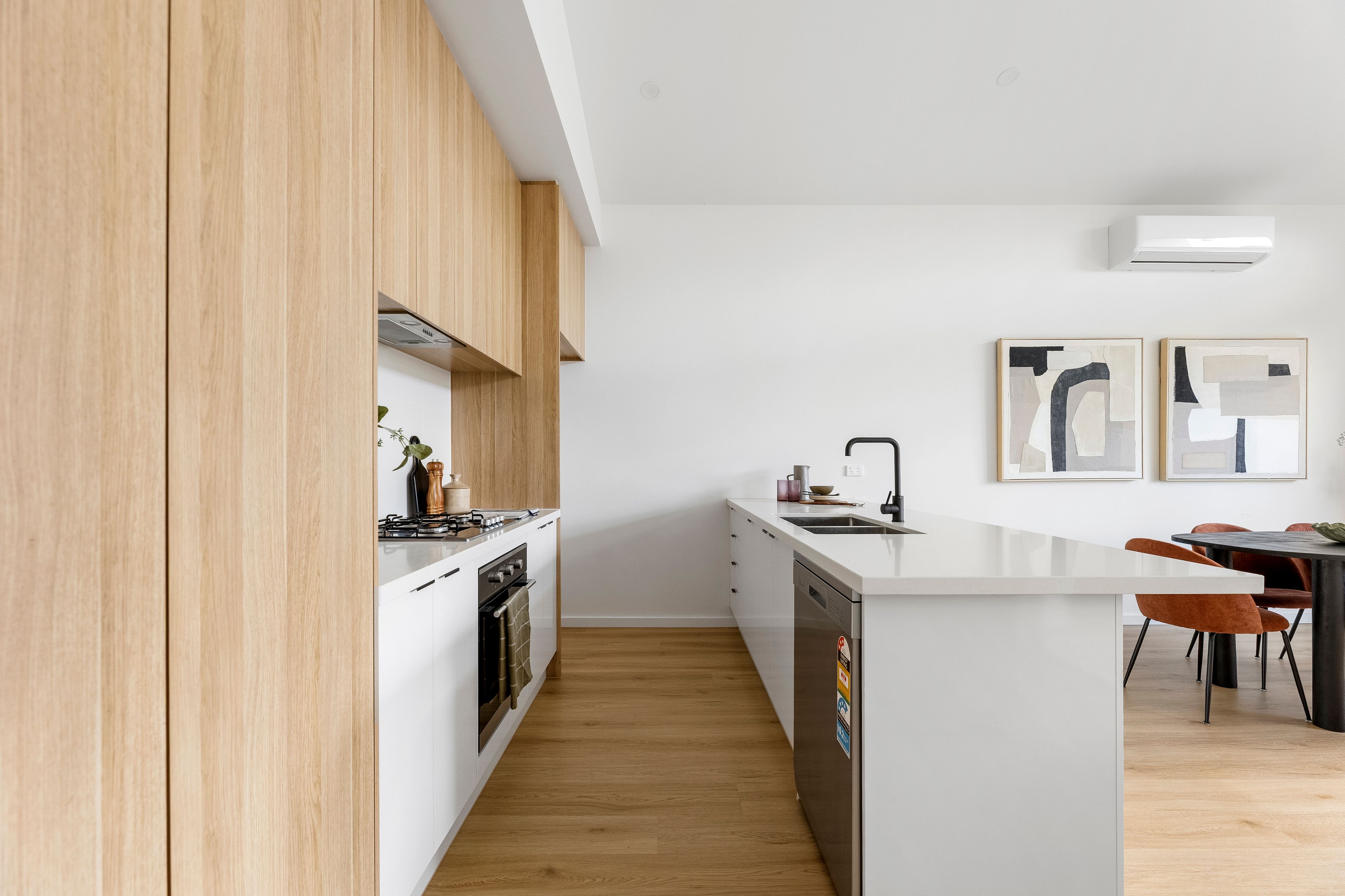 2/7 Chaleyer Street — photo 5 of 17