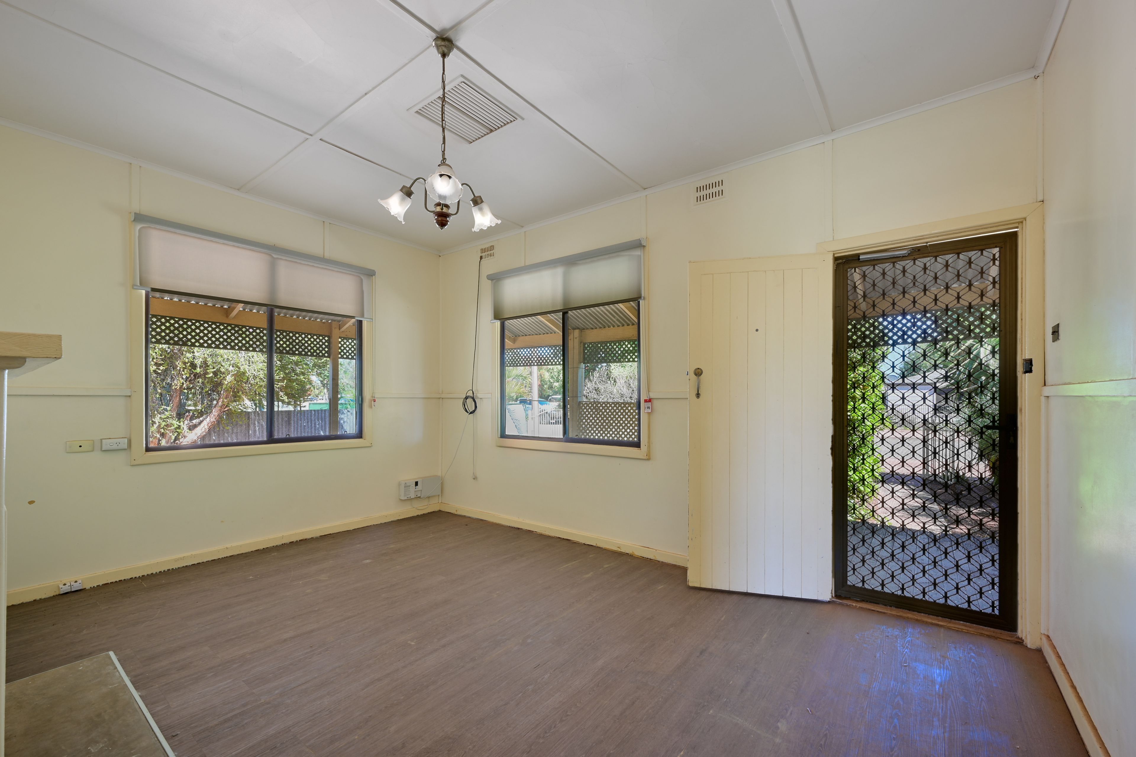 42 Johnson Avenue — photo 4 of 18