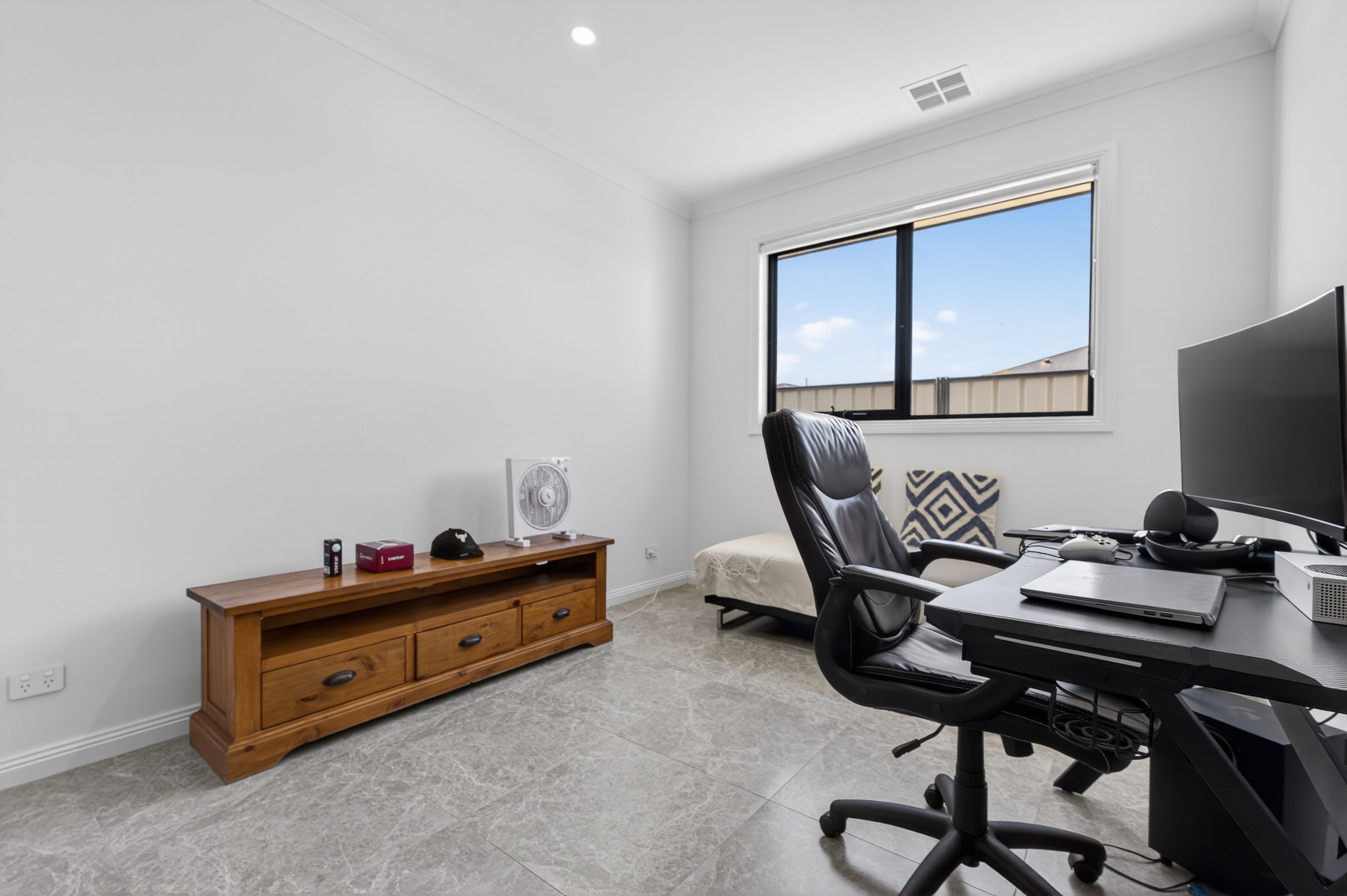 2 Varley Mews — photo 11 of 20