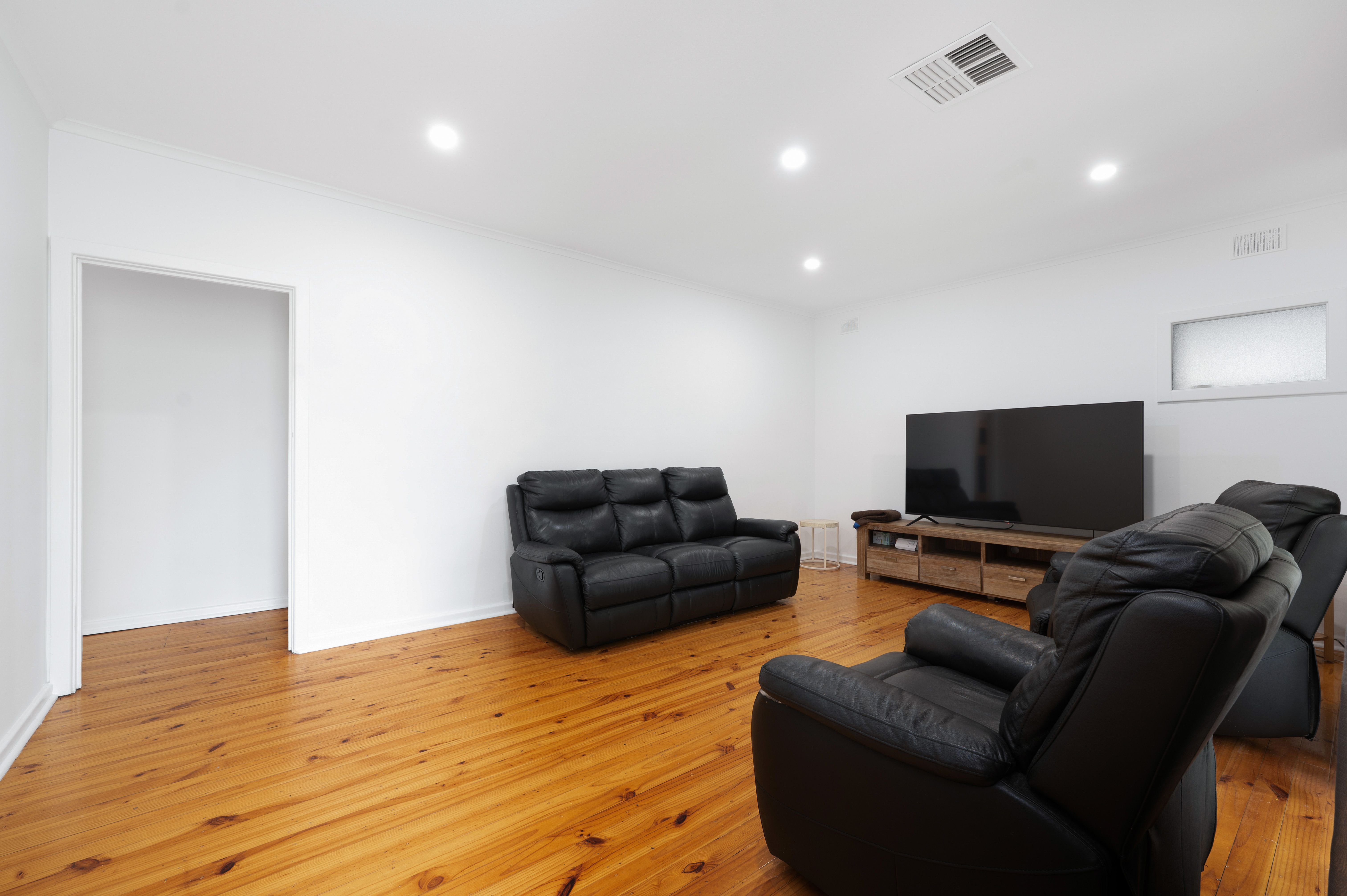 13 Bolton Road — photo 4 of 14