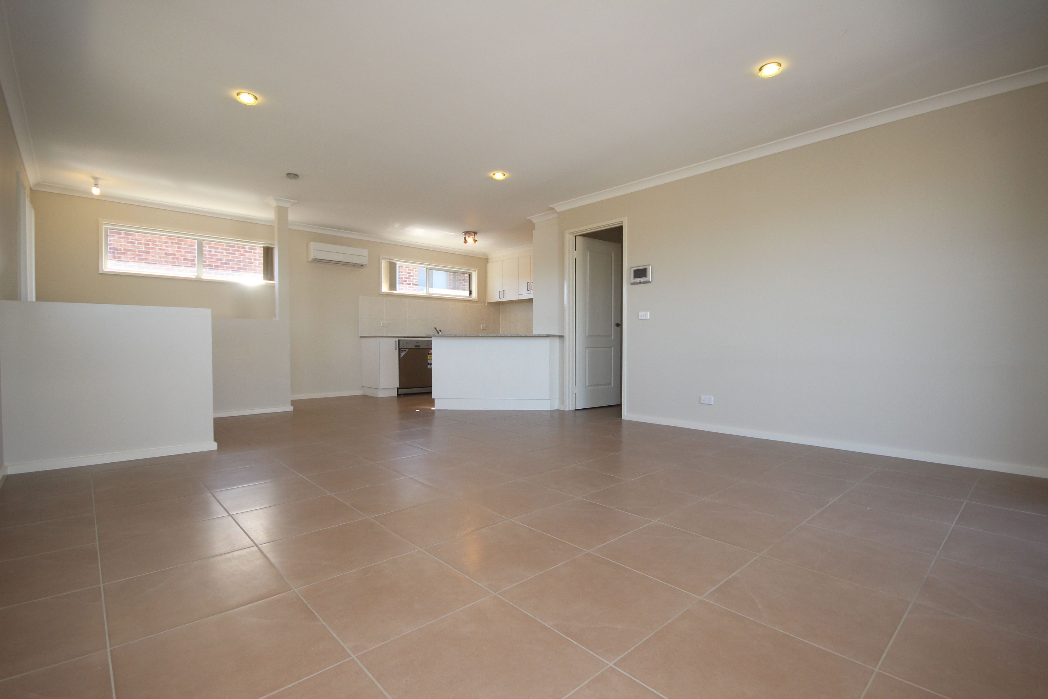 1 Lansdown Crescent, Casey, ACT 2913