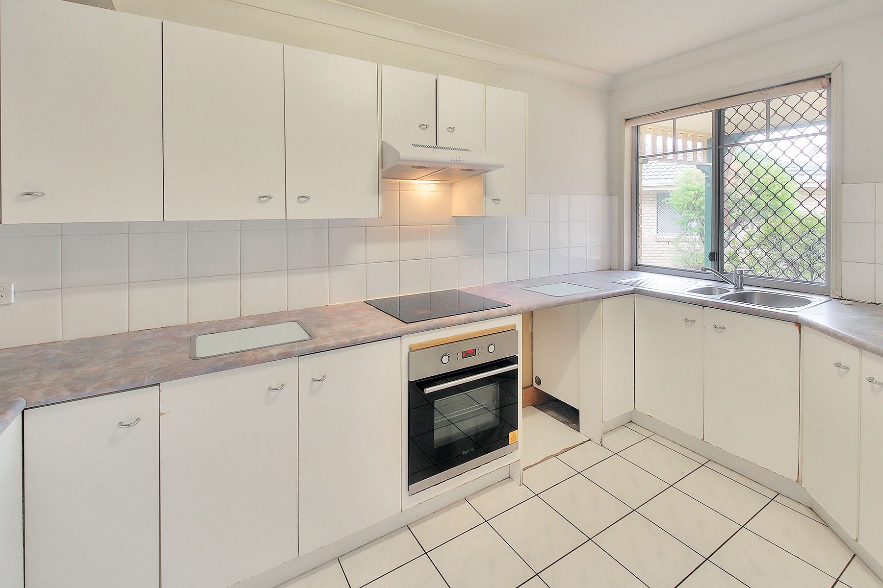 28/9 Lawrence Close, Robertson, QLD 4109