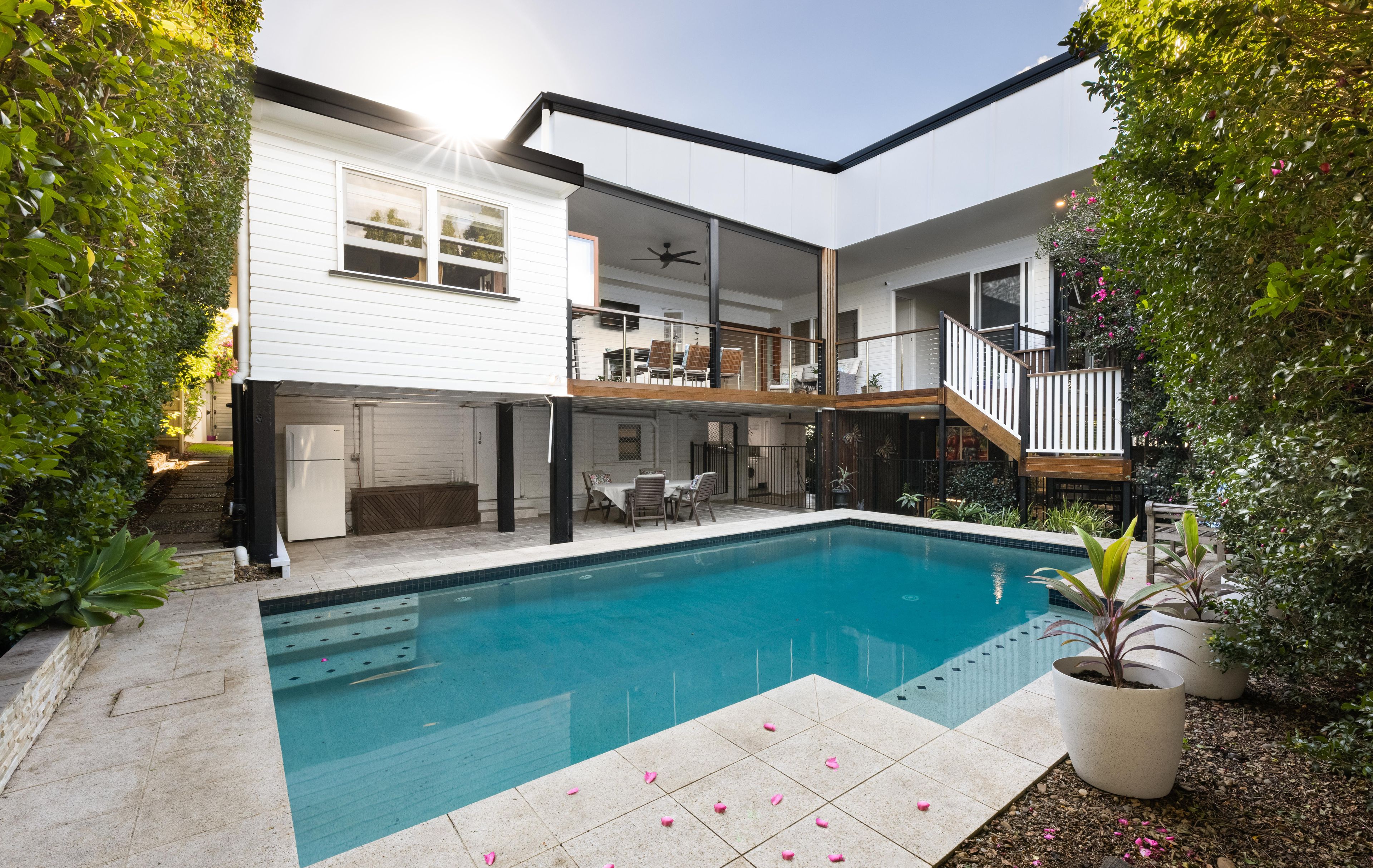53 Hipwood Road, Hamilton QLD 4007