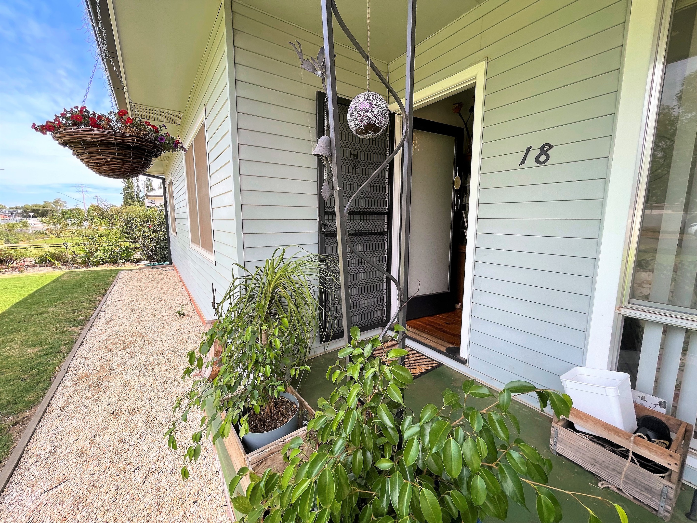 18 Goondooloo Street, Griffith, NSW 2680