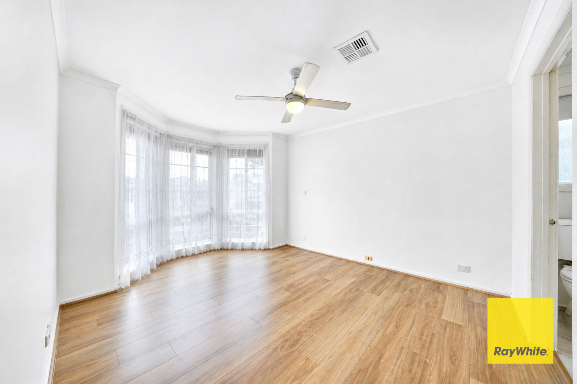 52 Wilmington Avenue — photo 4 of 19