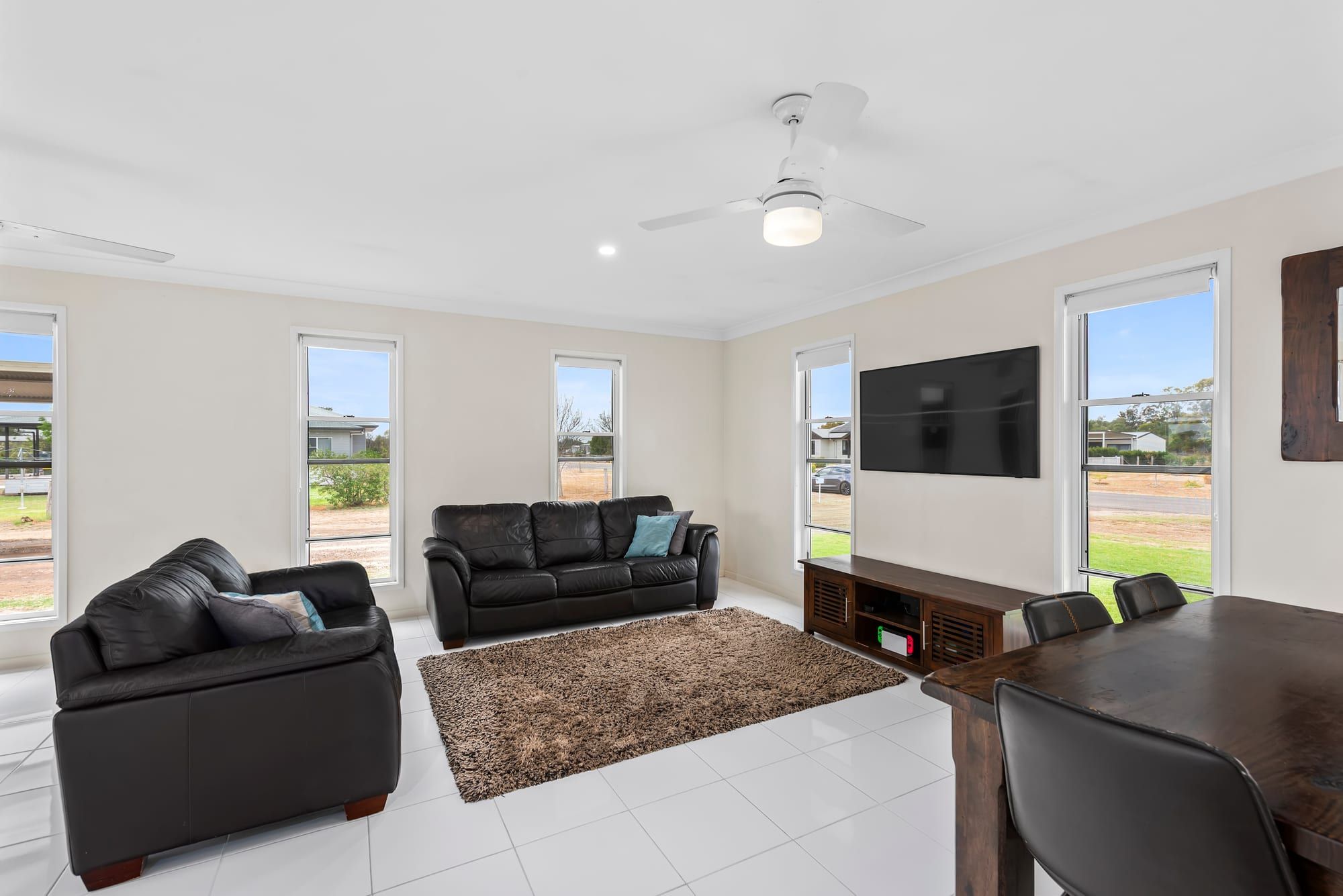 21 James Cook Drive — photo 4 of 17