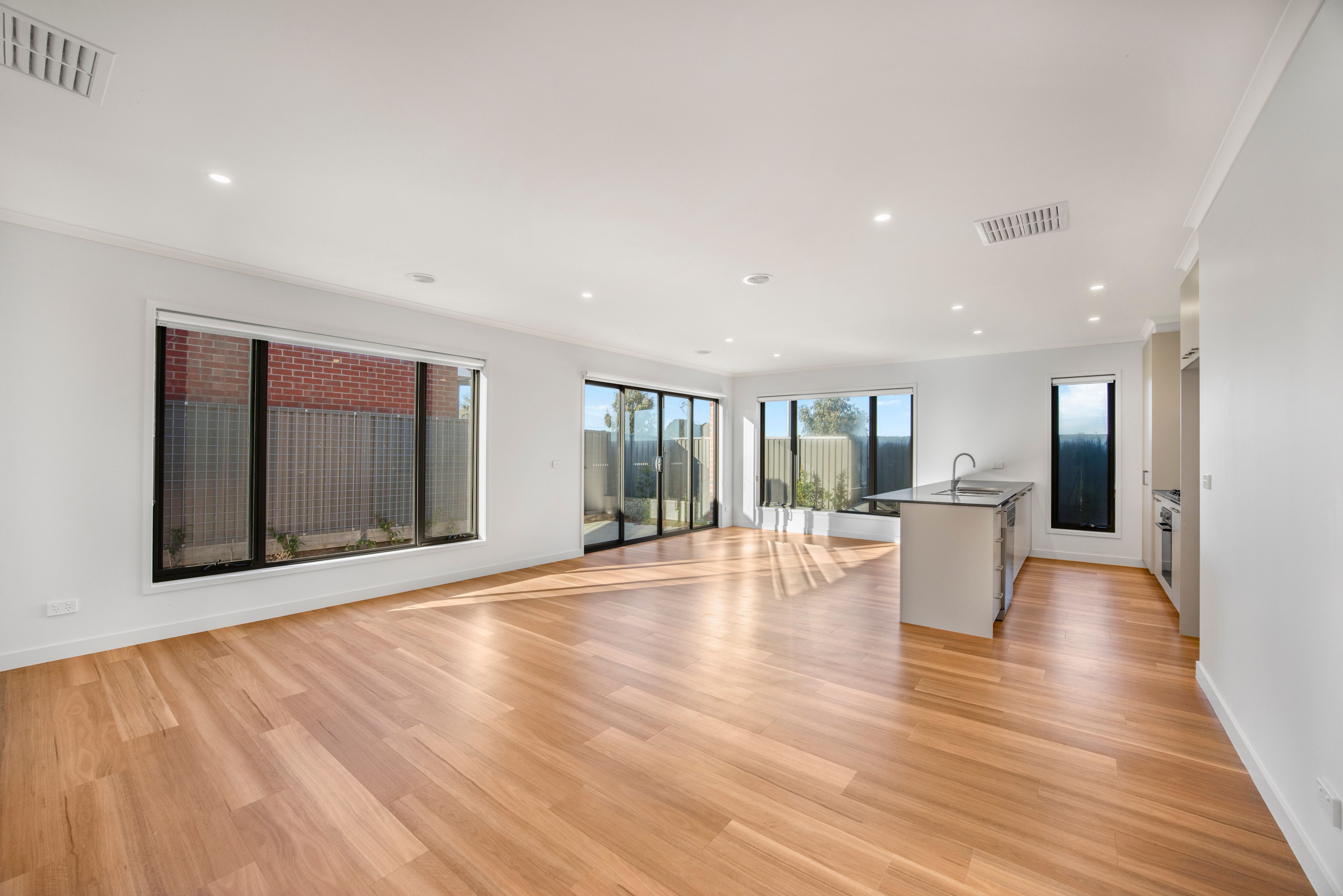 2 Thurling Parade, Lucas, VIC 3350