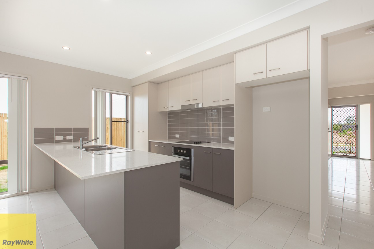 6 Matthias Way, Leichhardt, QLD 4305