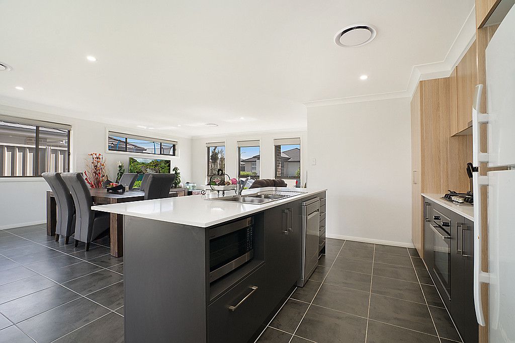 11 Starling Street, Aberglasslyn, NSW 2320