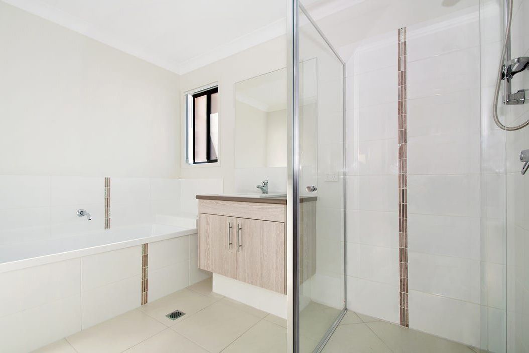 16 Rosella Street — photo 11 of 15