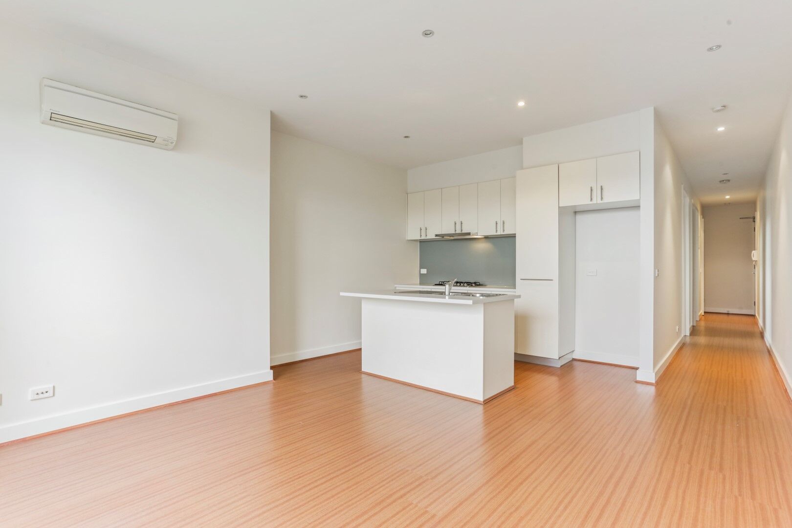8/1422 Centre Road, Clayton South, VIC 3169