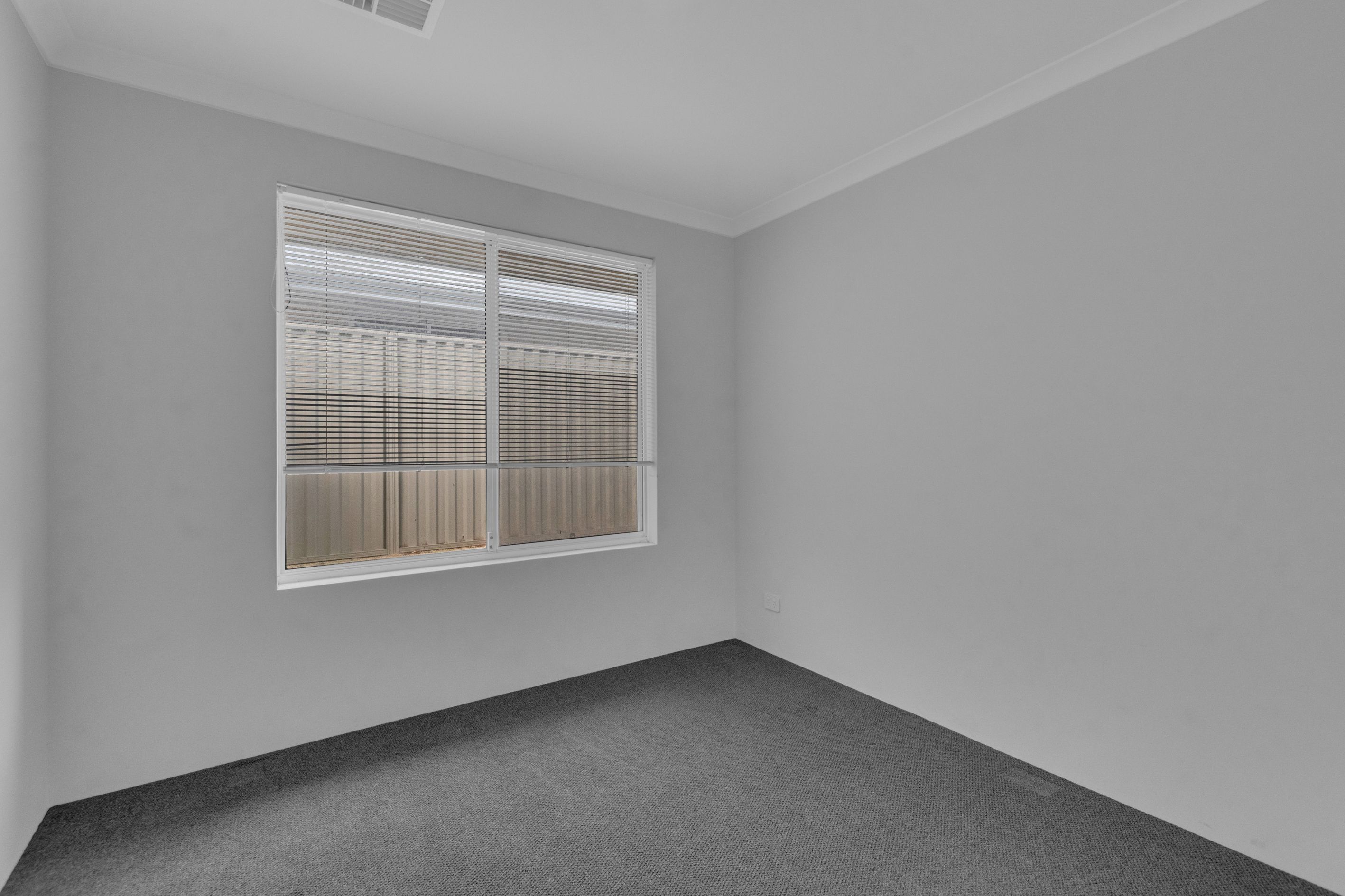 33 Golden Bay Drive — photo 13 of 18