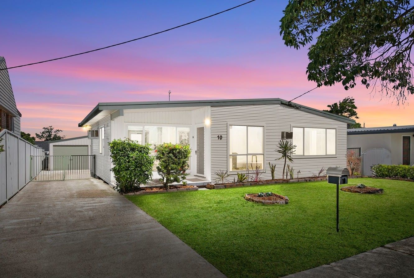 10 Conmurra Circuit — photo from Ray White North Lake Macquarie