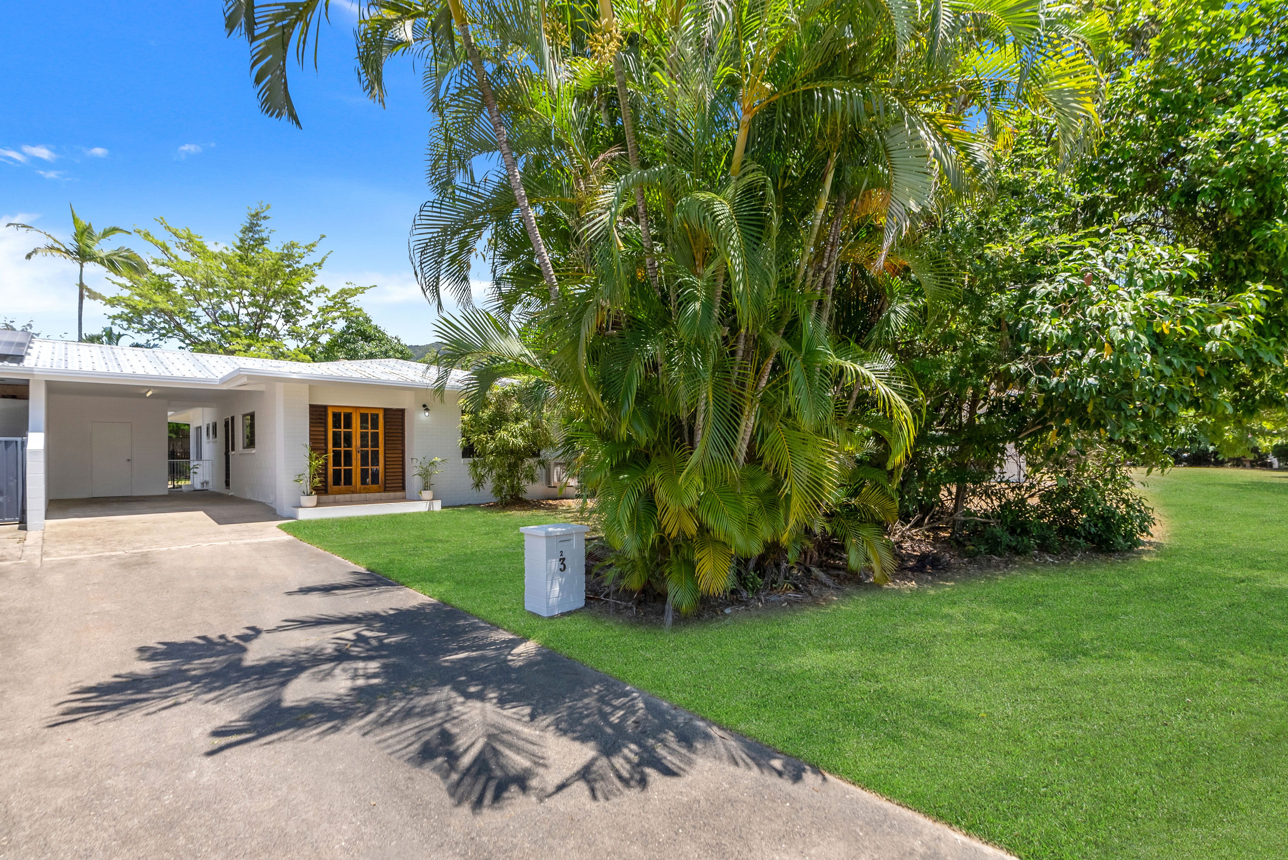 2/3 Agincourt Close, Clifton Beach, QLD 4879
