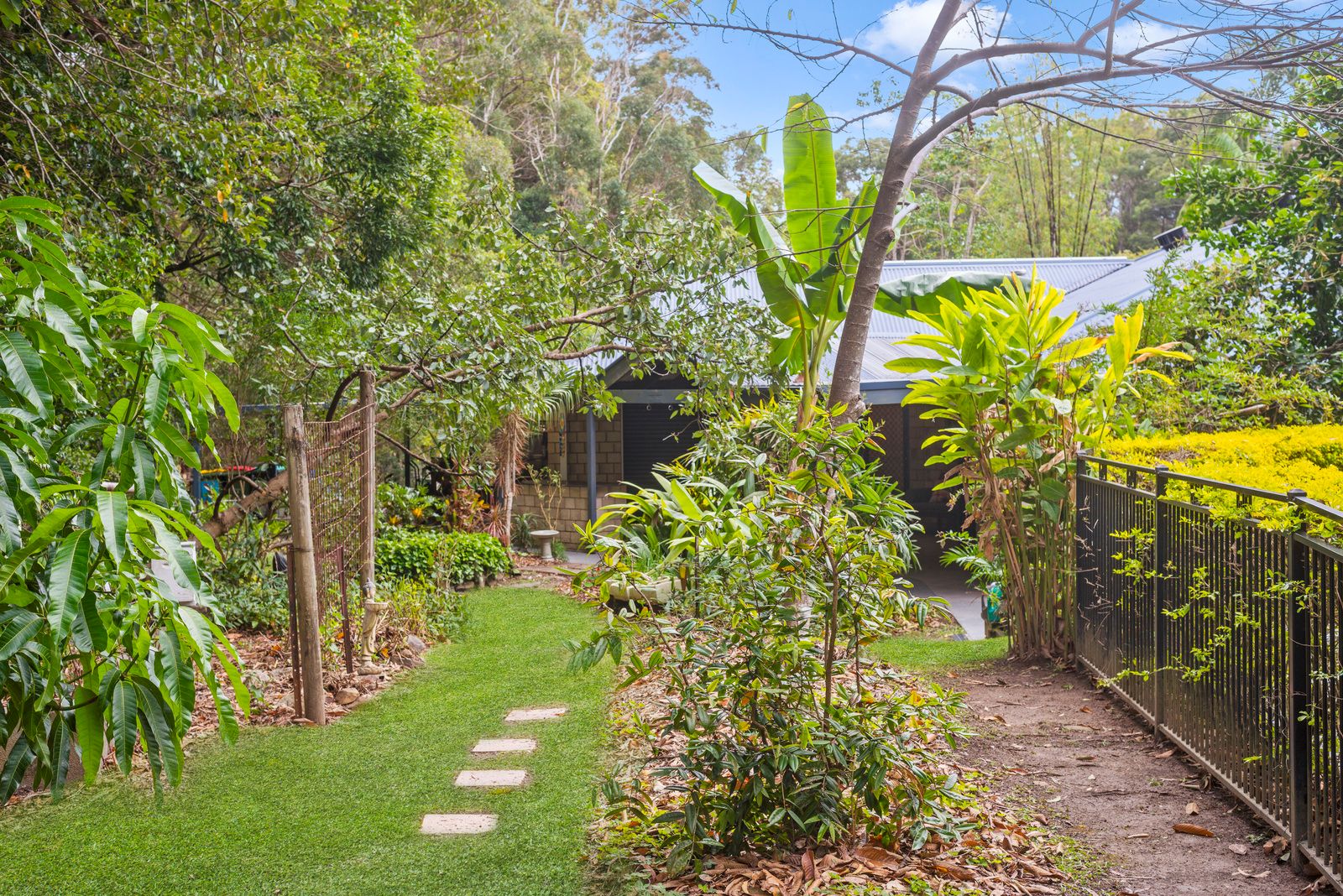 4 Breynia Court — photo 4 of 27