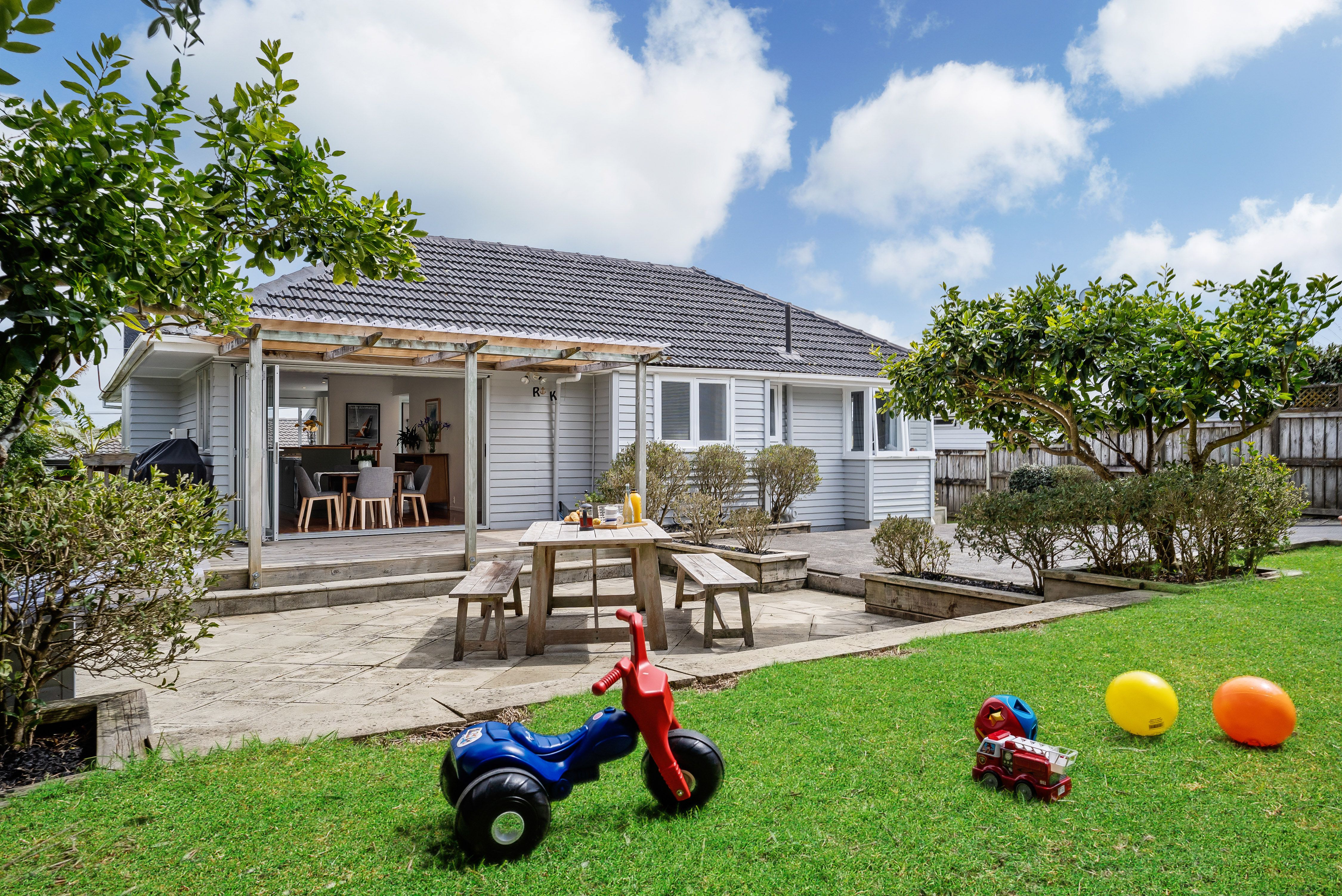 27 Temple Street, Meadowbank, Auckland City