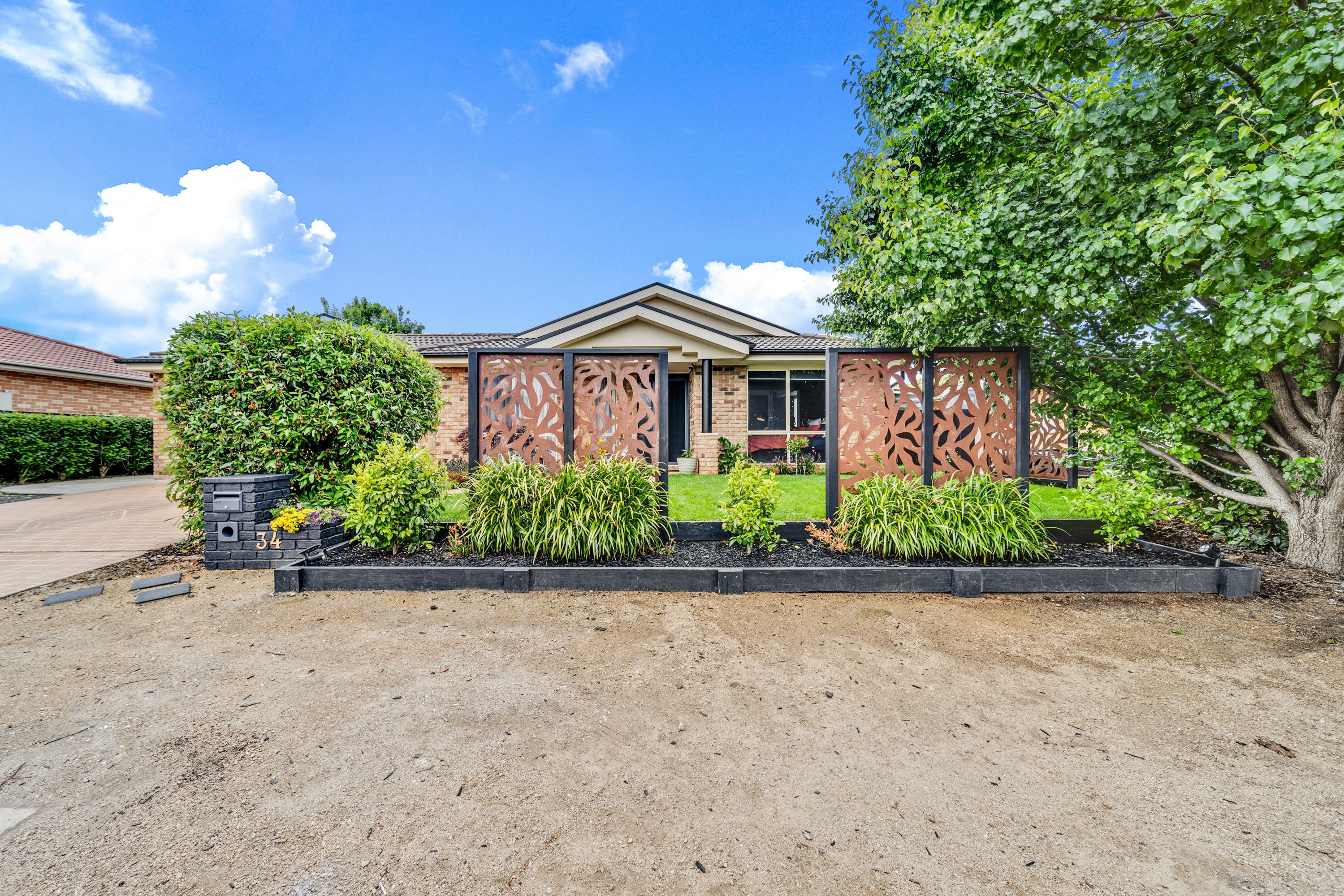 34 Bedourie Street, Dunlop, ACT 2615