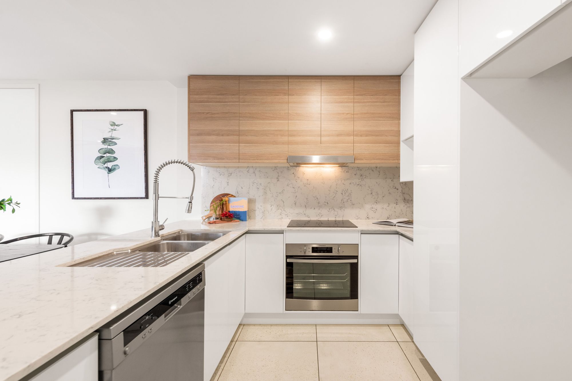 9/11-15 Adelaide Street, Carina, QLD 4152