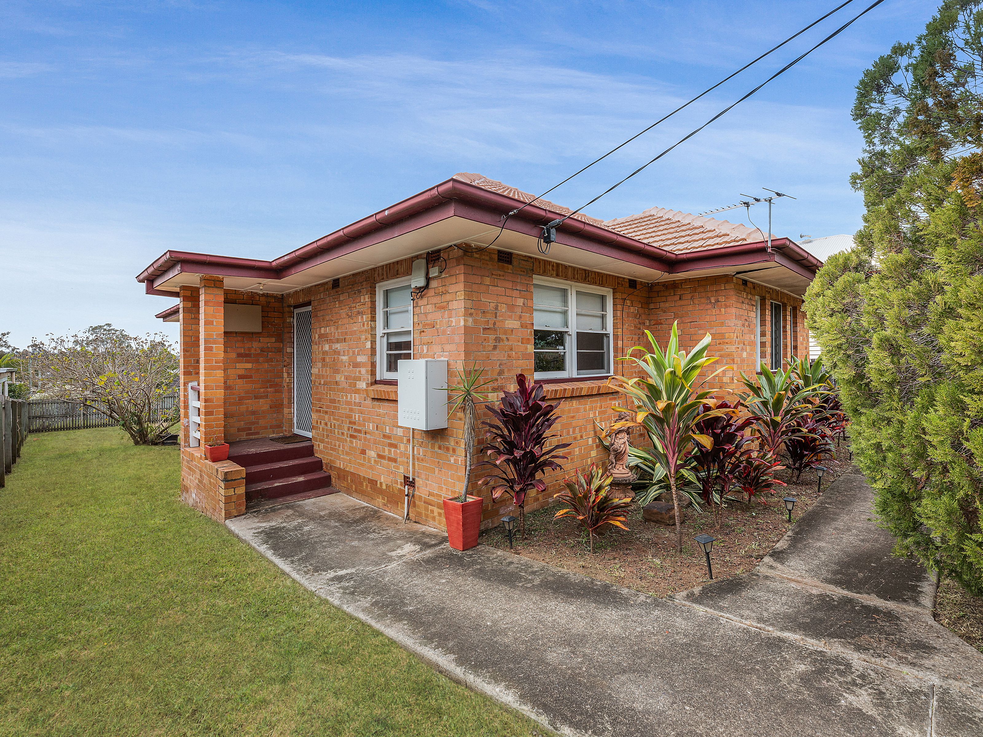 8 Toongarra Road, Leichhardt, QLD 4305