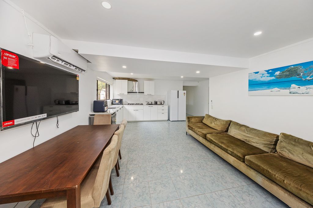 9B Cosmos Street, Macgregor, QLD 4109