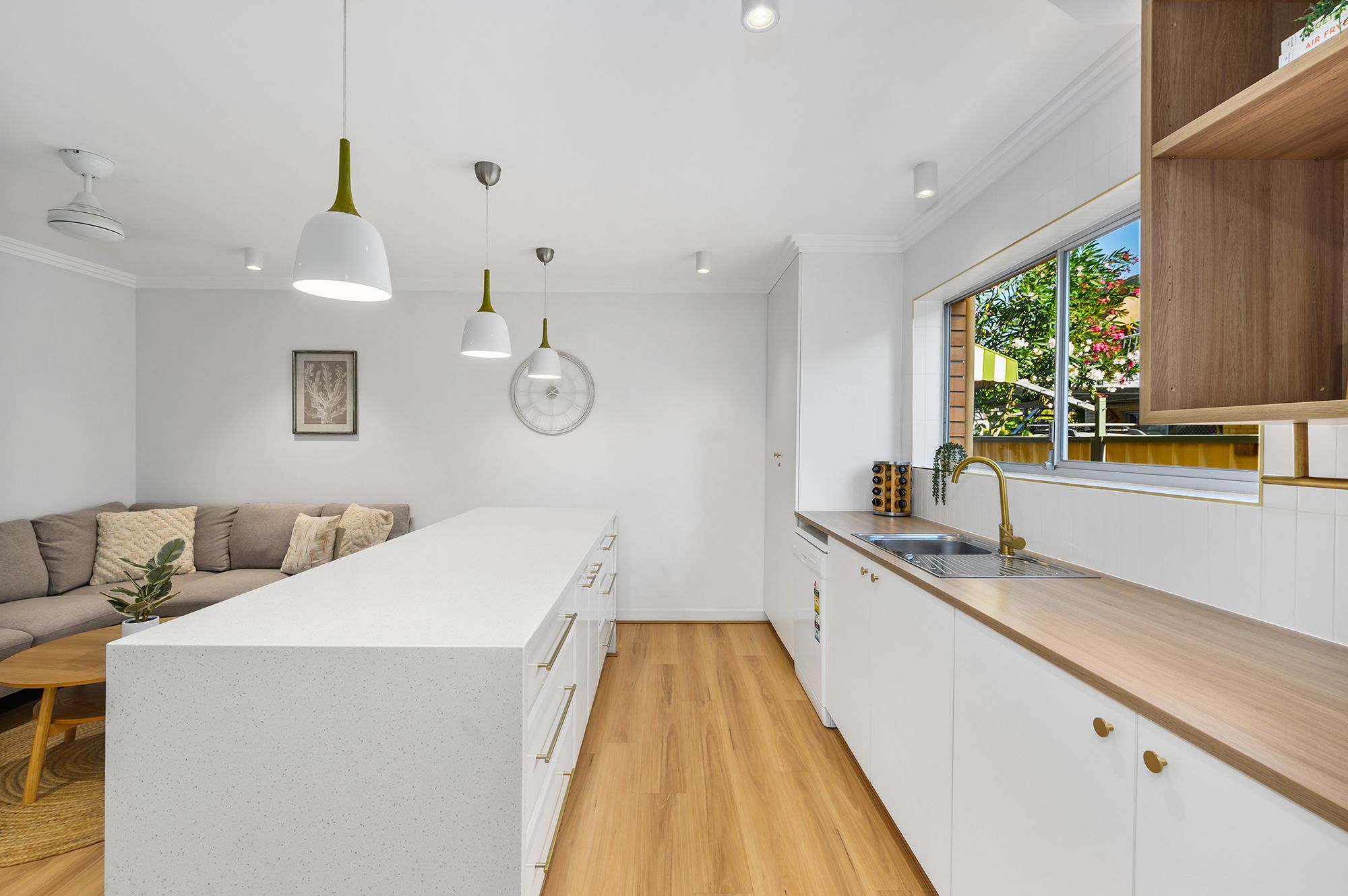 2/83 Bayview Street, Runaway Bay, QLD 4216