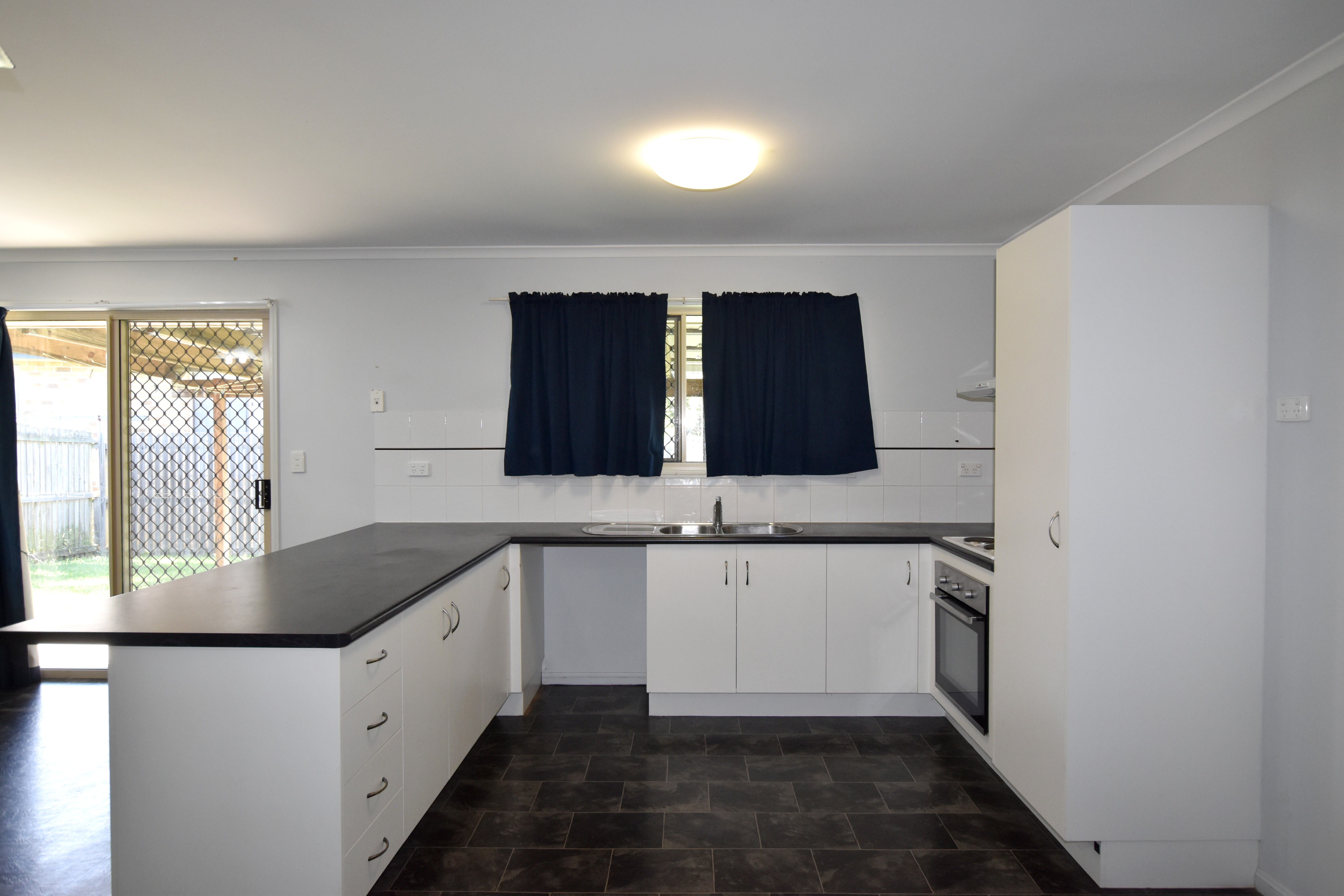 2/47 Park Street, West Gladstone, QLD 4680