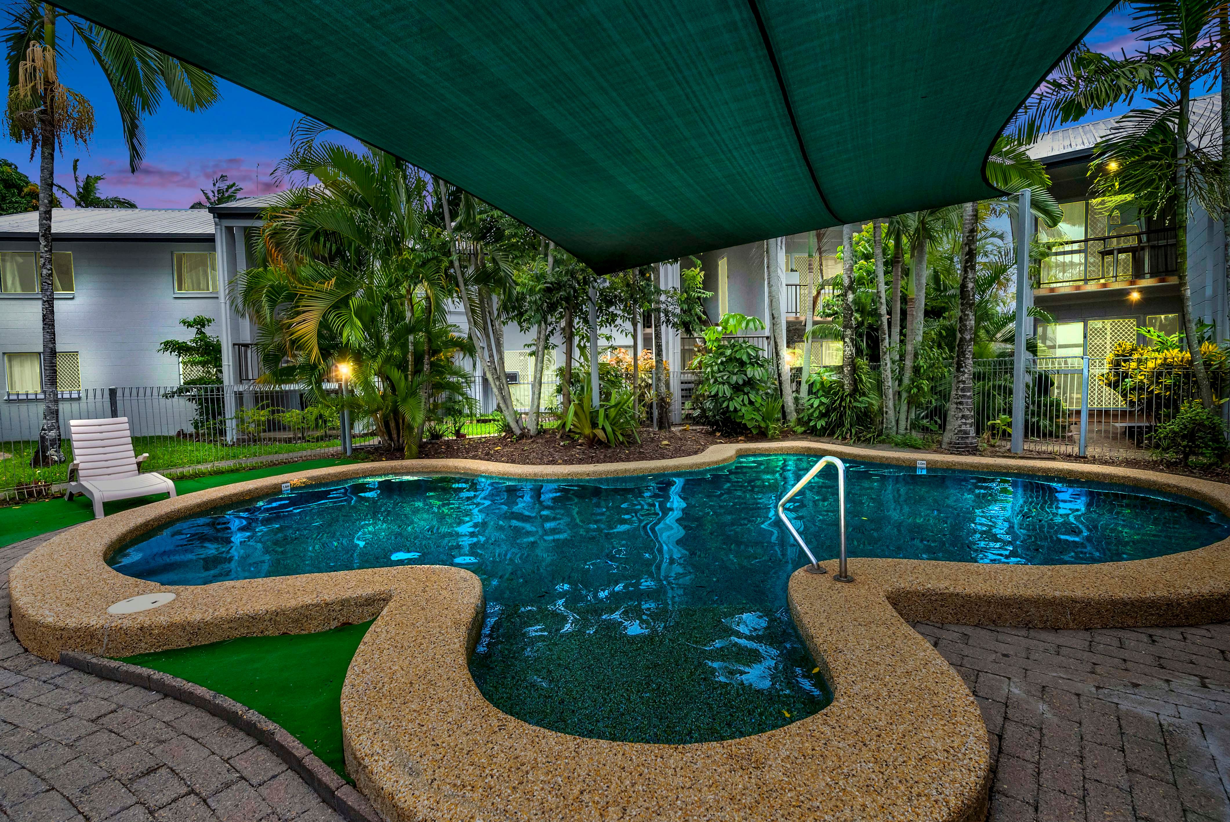 14/192-196 Mann Street, Westcourt, QLD 4870