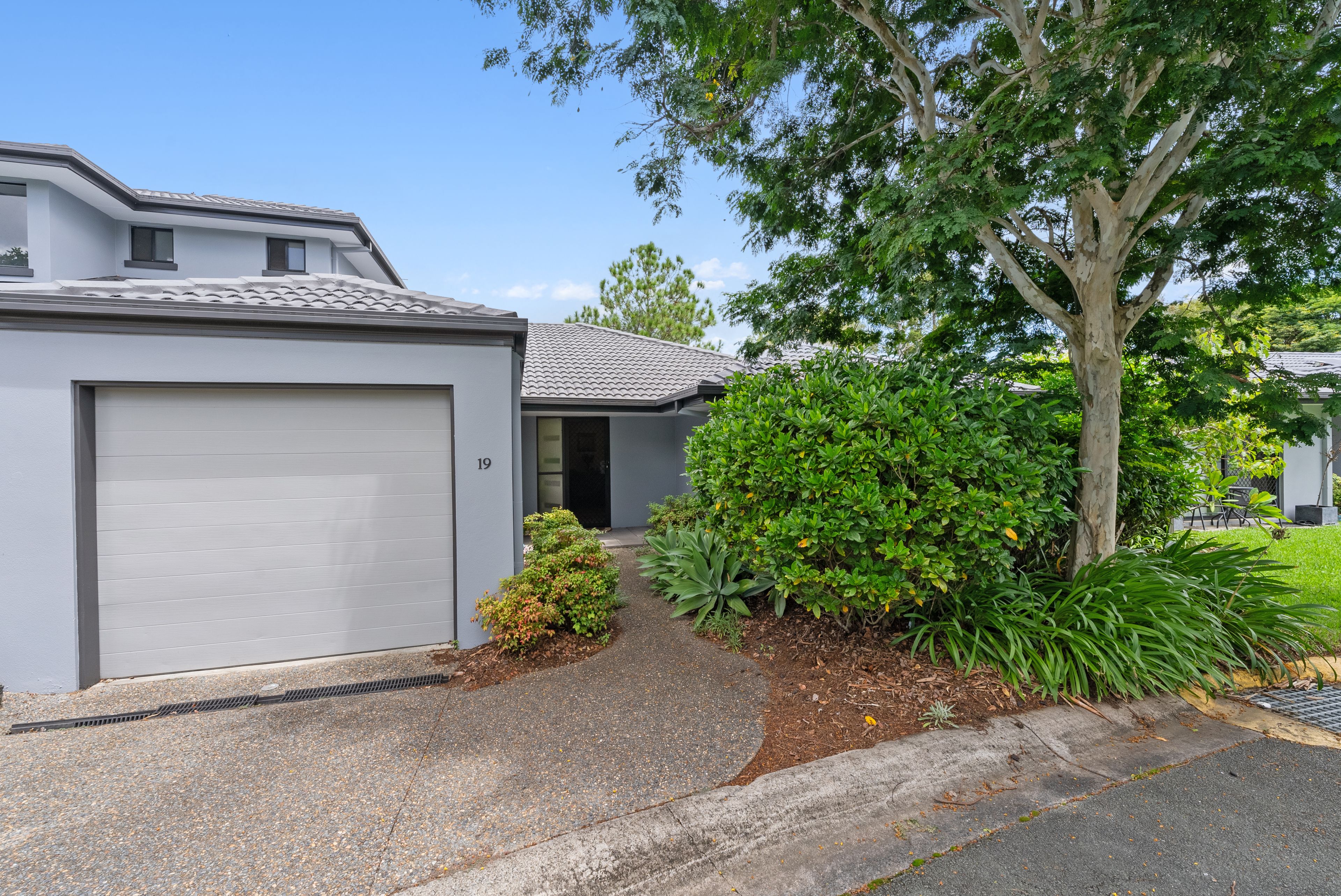19/136 Pacific Pines Boulevard, Pacific Pines, QLD 4211