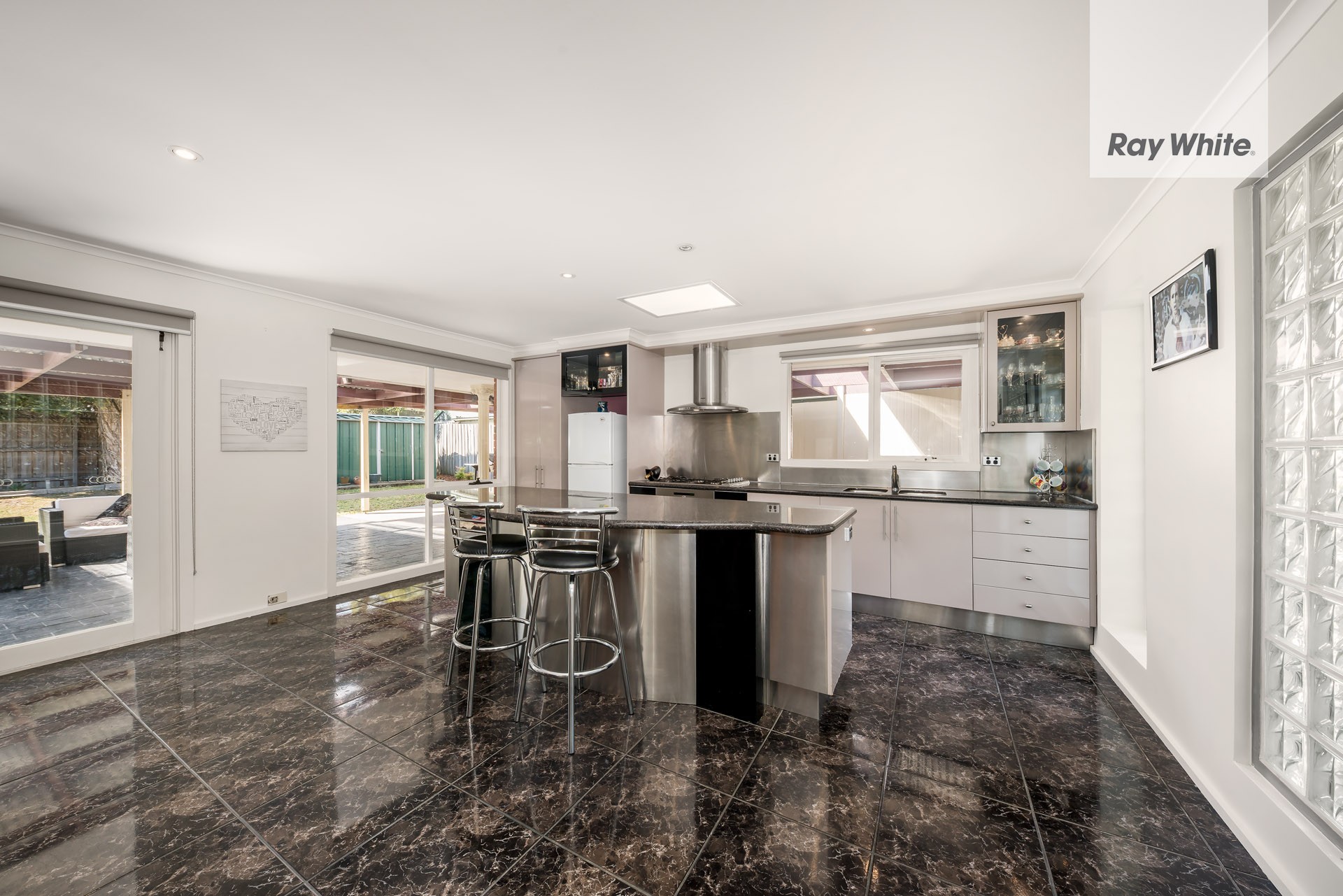 35 Thompson Circuit, Mill Park, VIC 3082